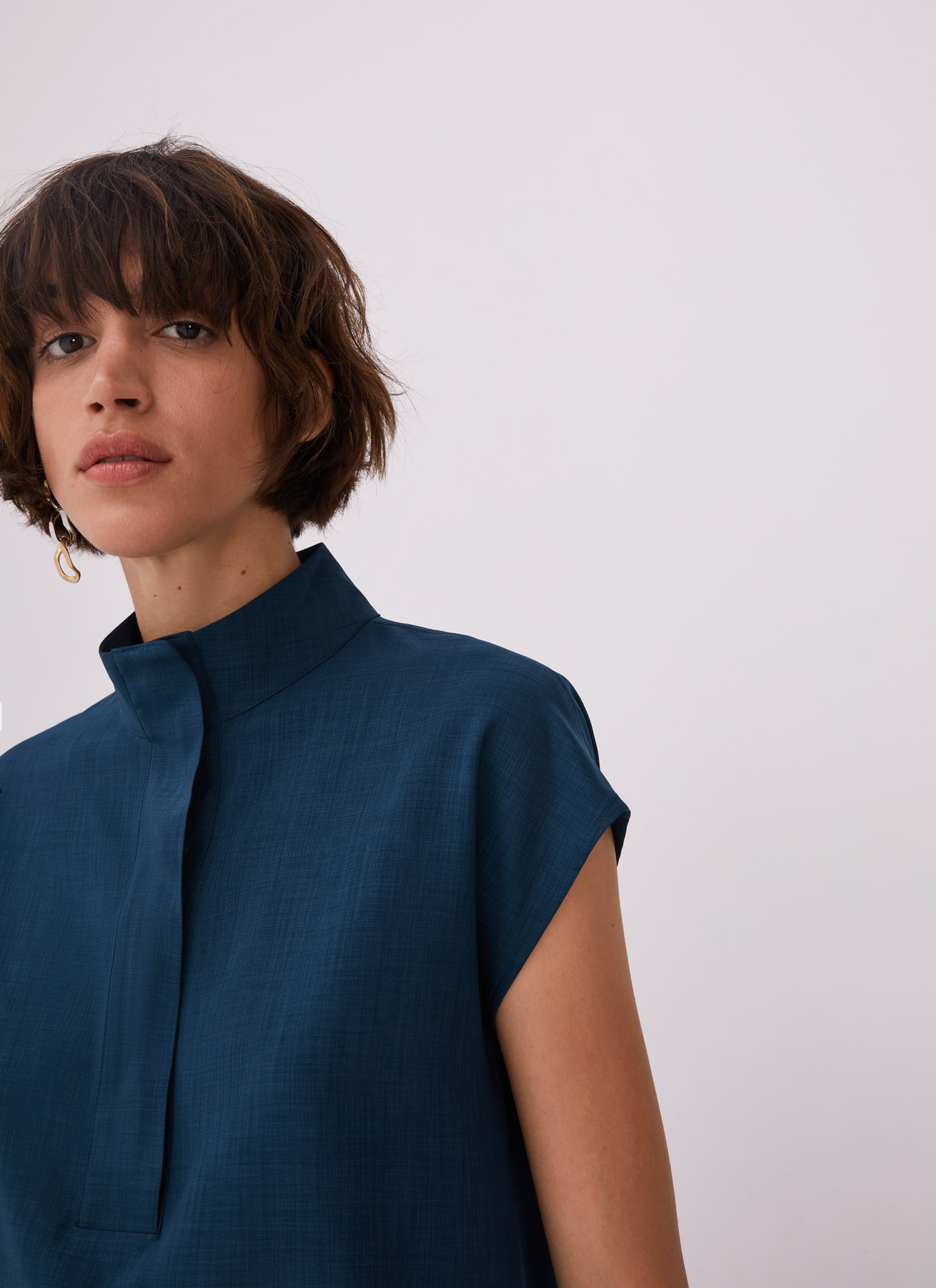 High collar blouse with flap image number 3