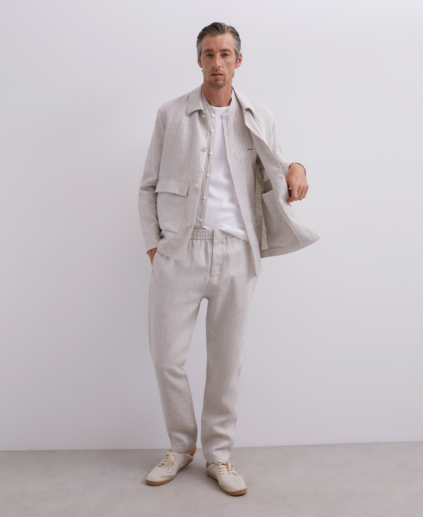 Trousers image number 0