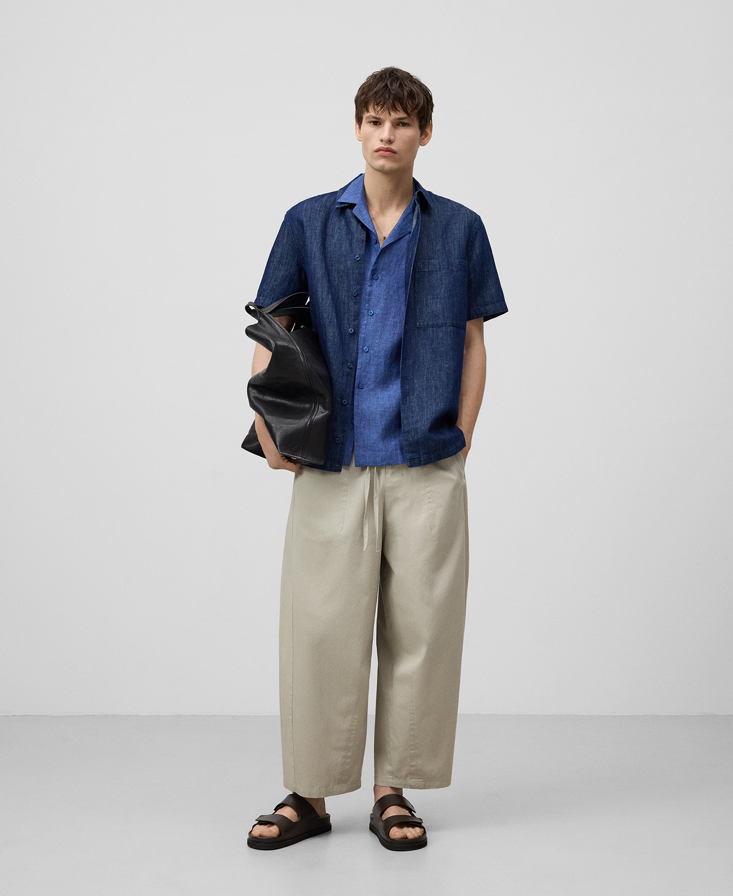 European linen bowling collar shirt man image number 1