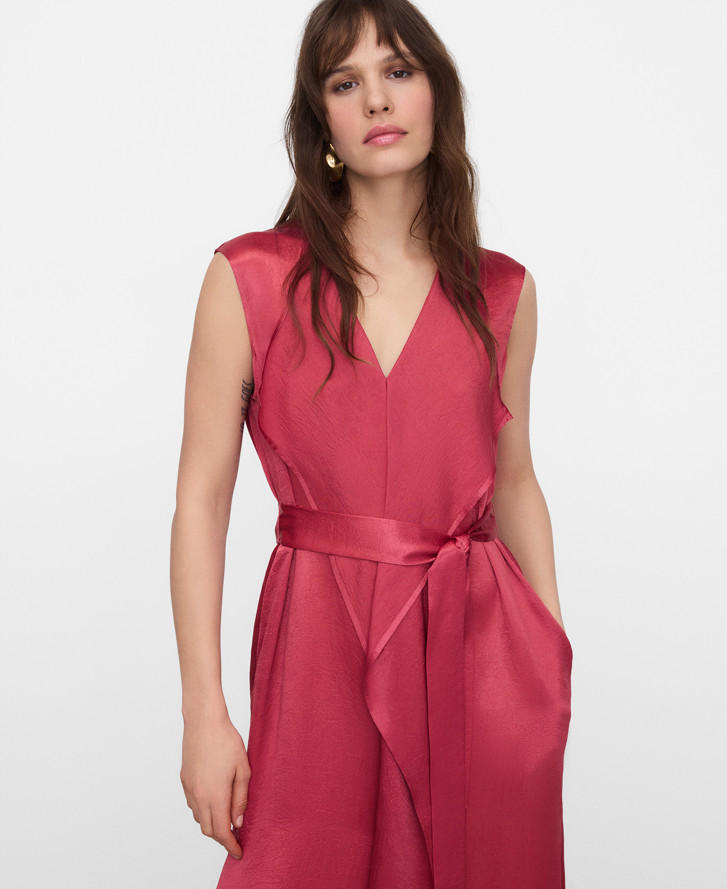 Vestido satinado tejido arrugado volante image number 0