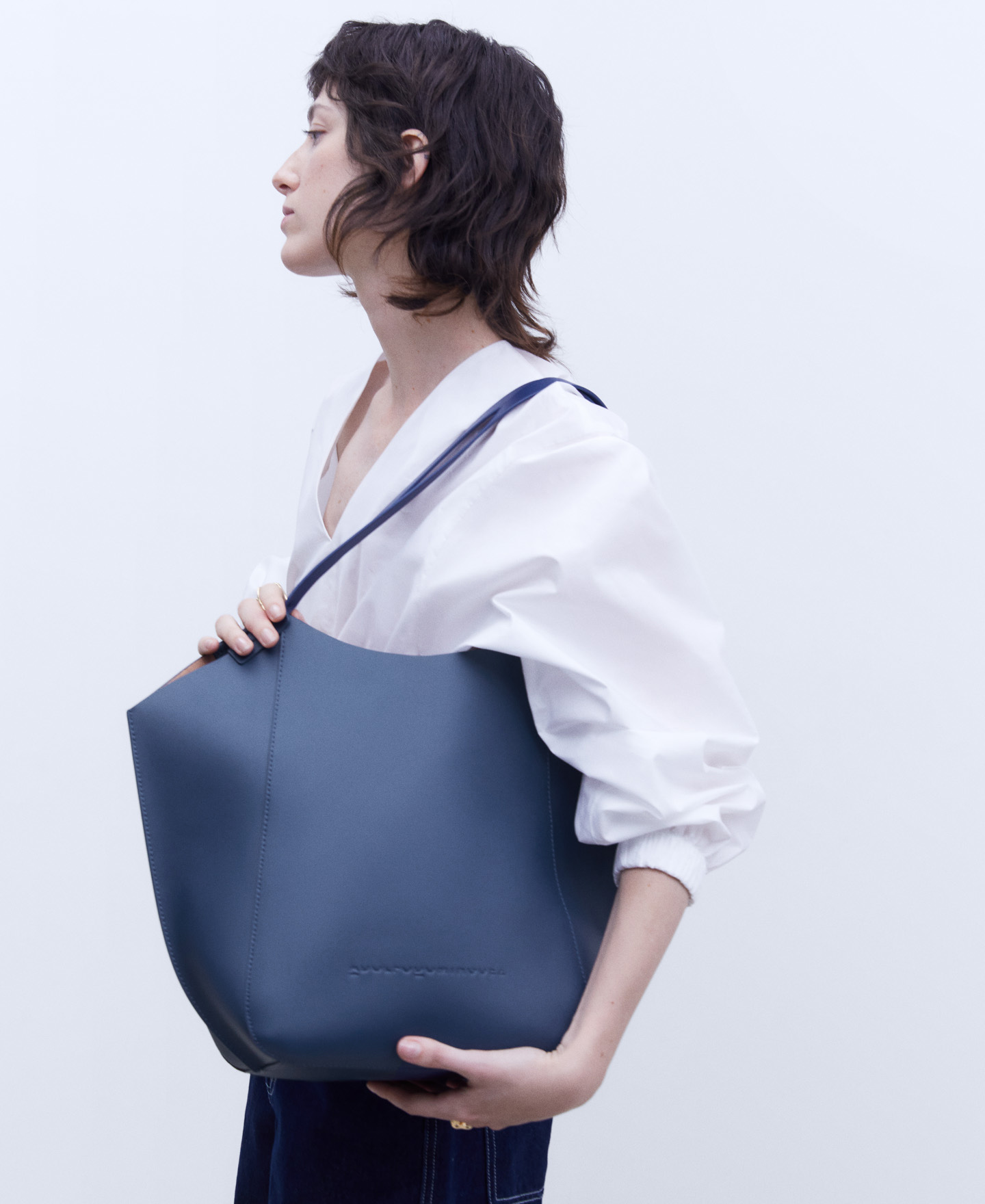 Shopper en piel vaqueta image number 5