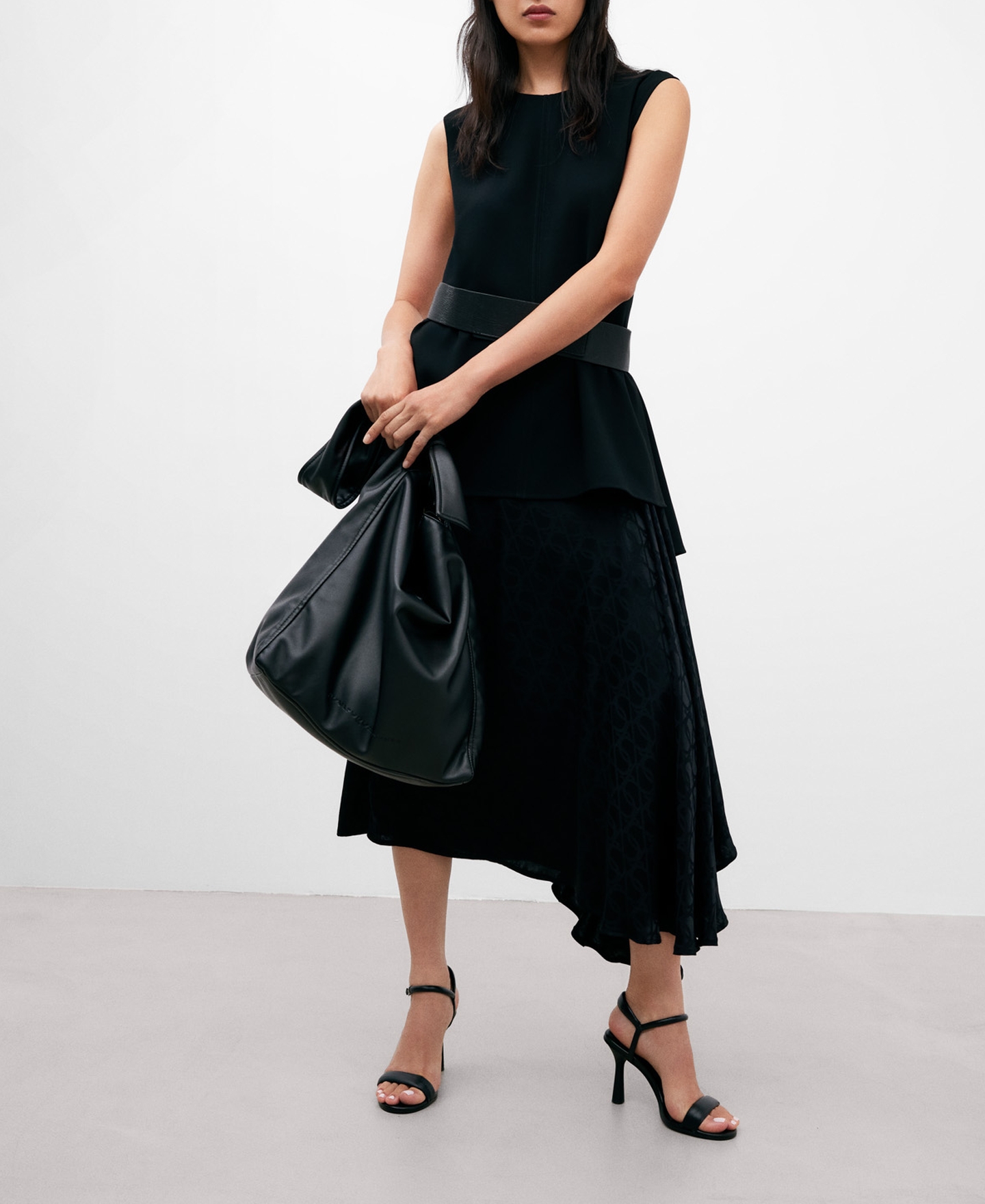 Black midi skirt with side godet image number 3