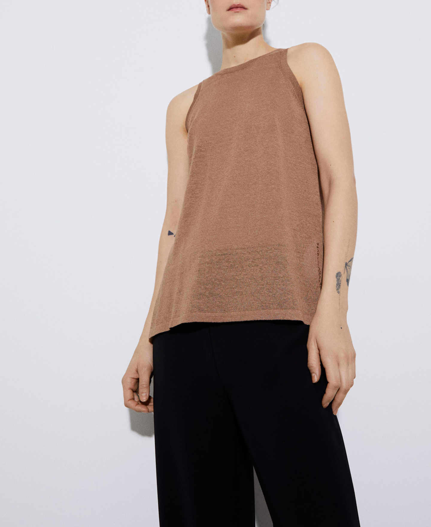 Linen knit halter top image number 0