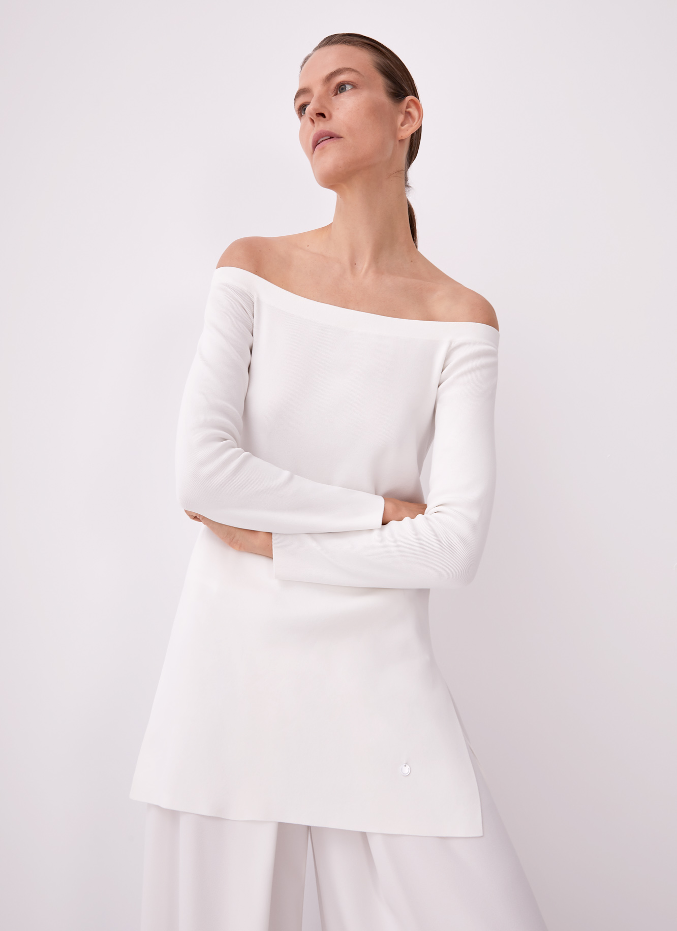 Thick-stretch knit sweater image number 0