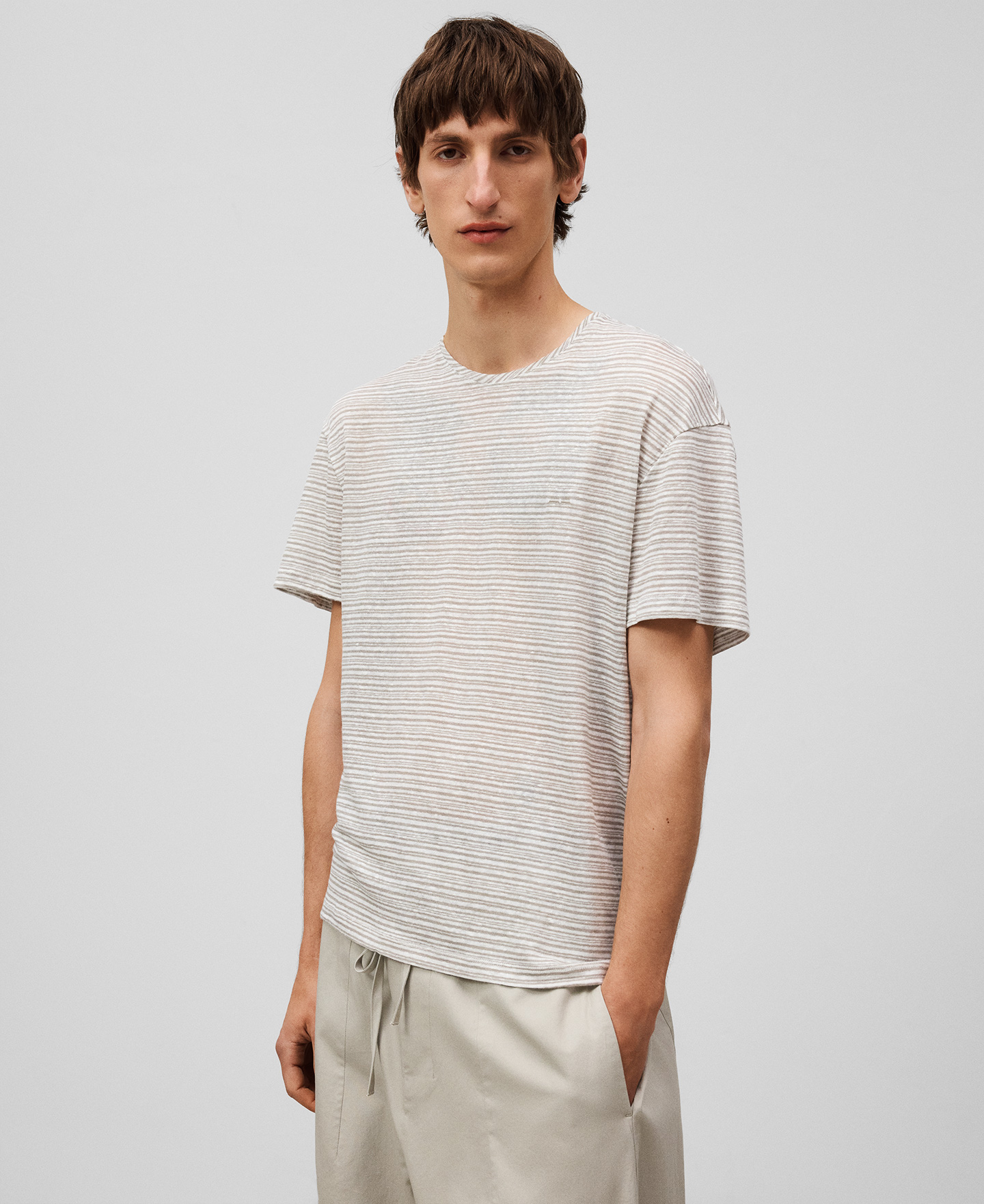 European linen structured T-shirt man image number 0