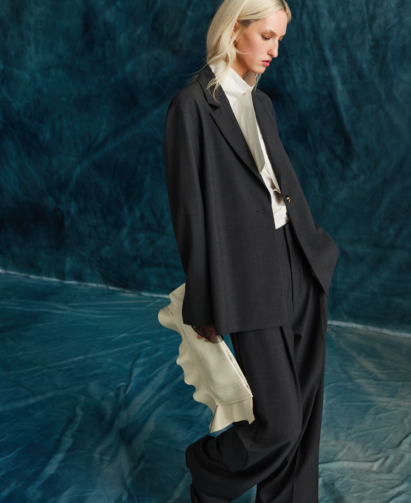 Blazer espalda cruzada mujer image number 1