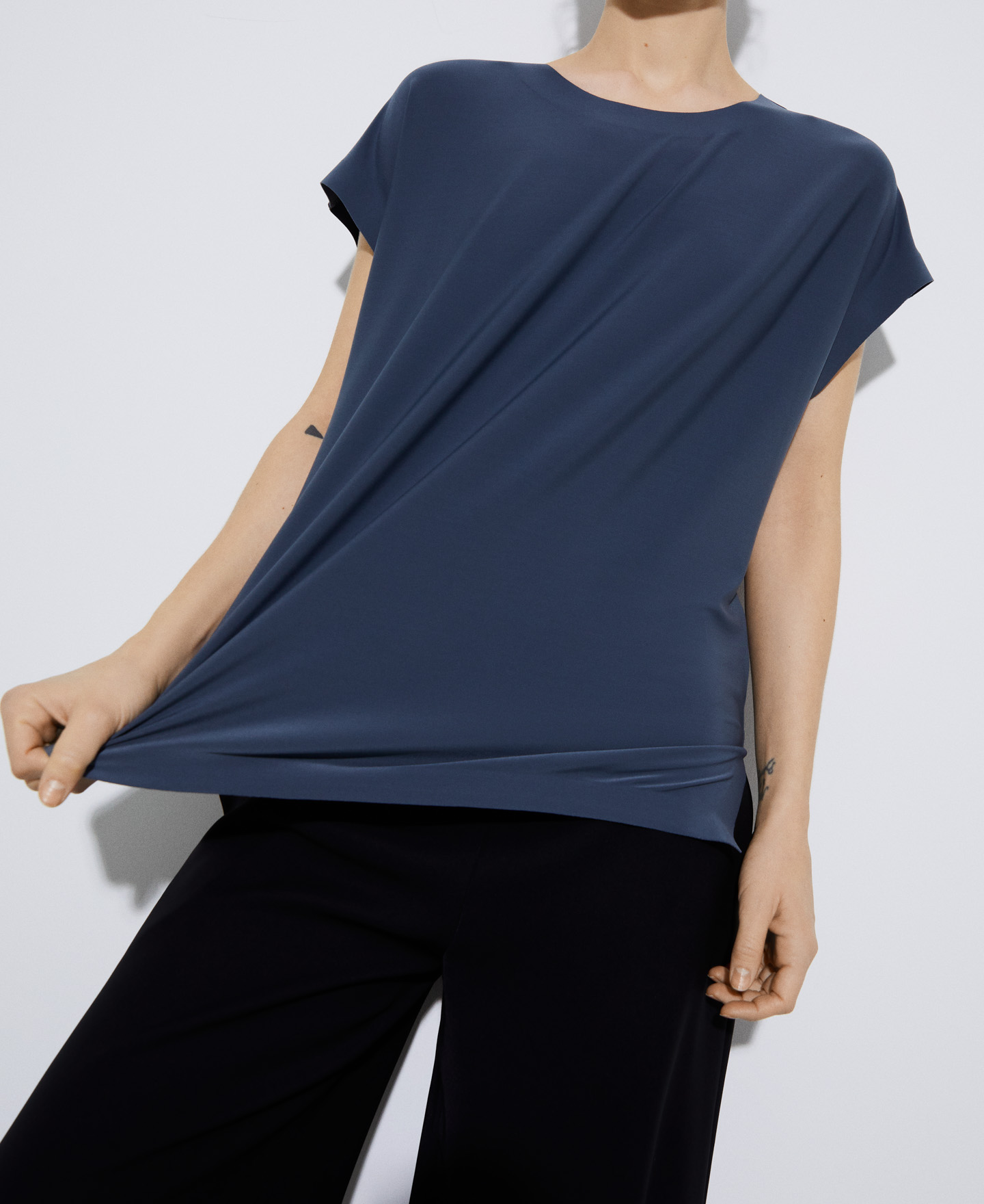 Box neckline t-shirt image number 3