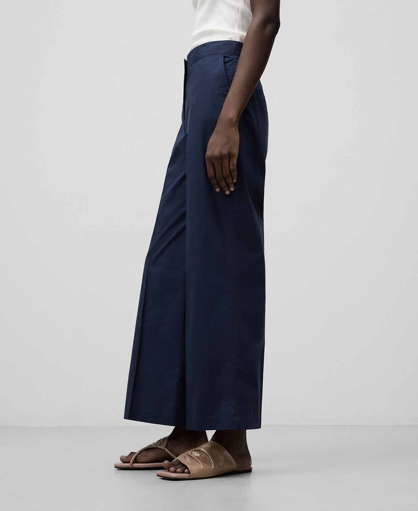 Cotton navy blue straight trousers woman image number 3