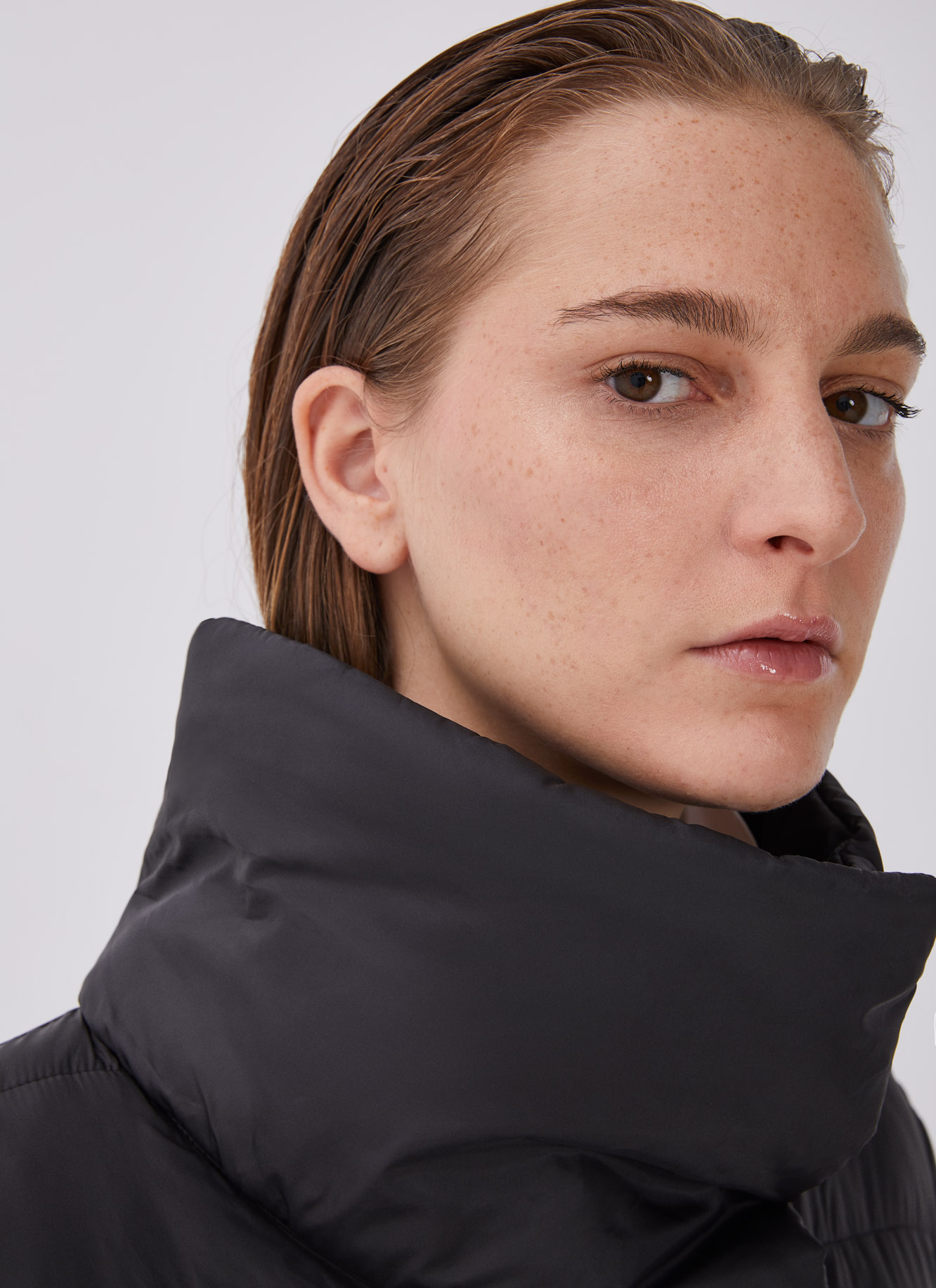 Anorak acolchado cuello alto image number 3
