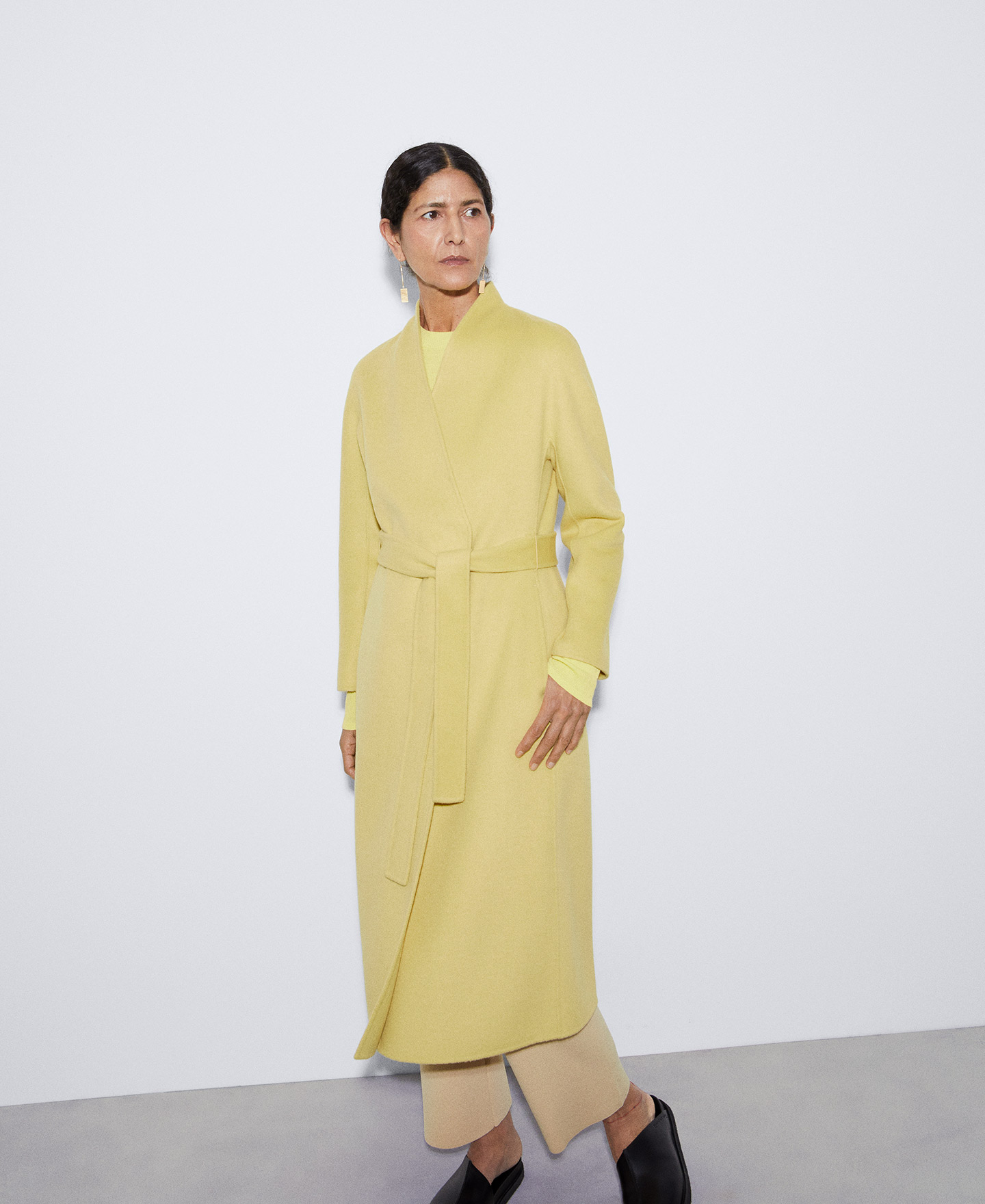 Double face wool V-neckline coat image number 3
