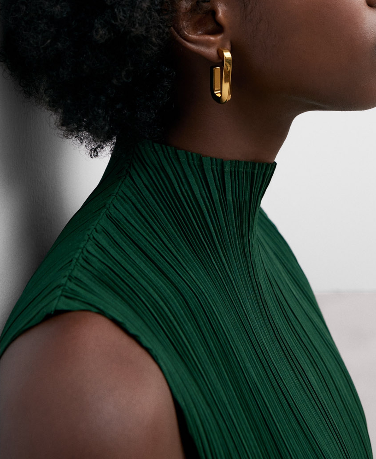 Sleeveless crinkle top image number 3