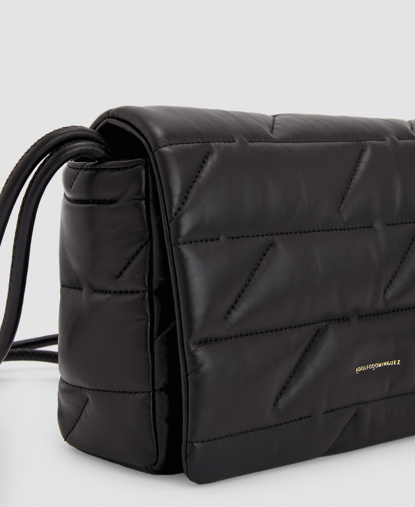 Deconstructed logo nappa shoulder bag image number 3