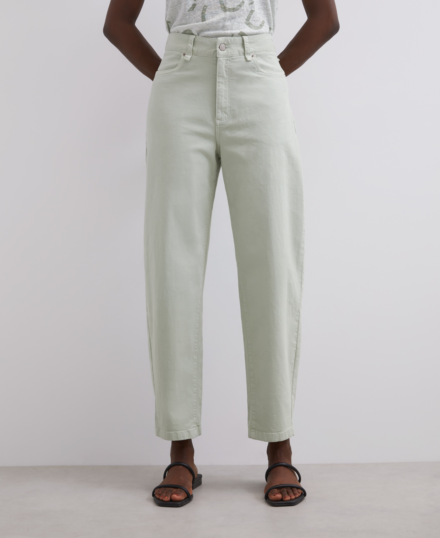 Straight jeans in cotton image number 1