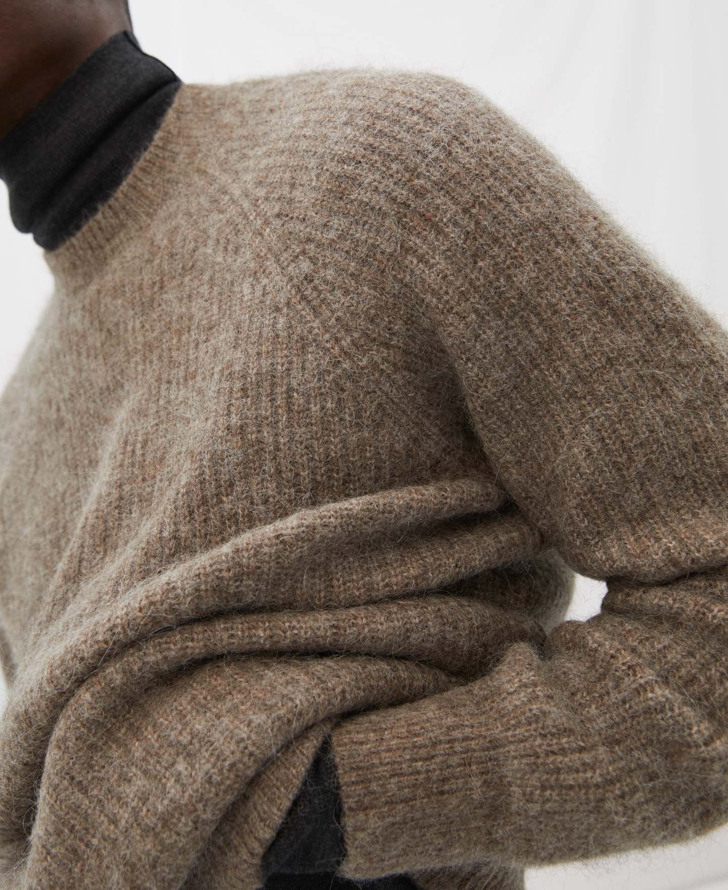 English knit sweater with raglan sleeves image number 3