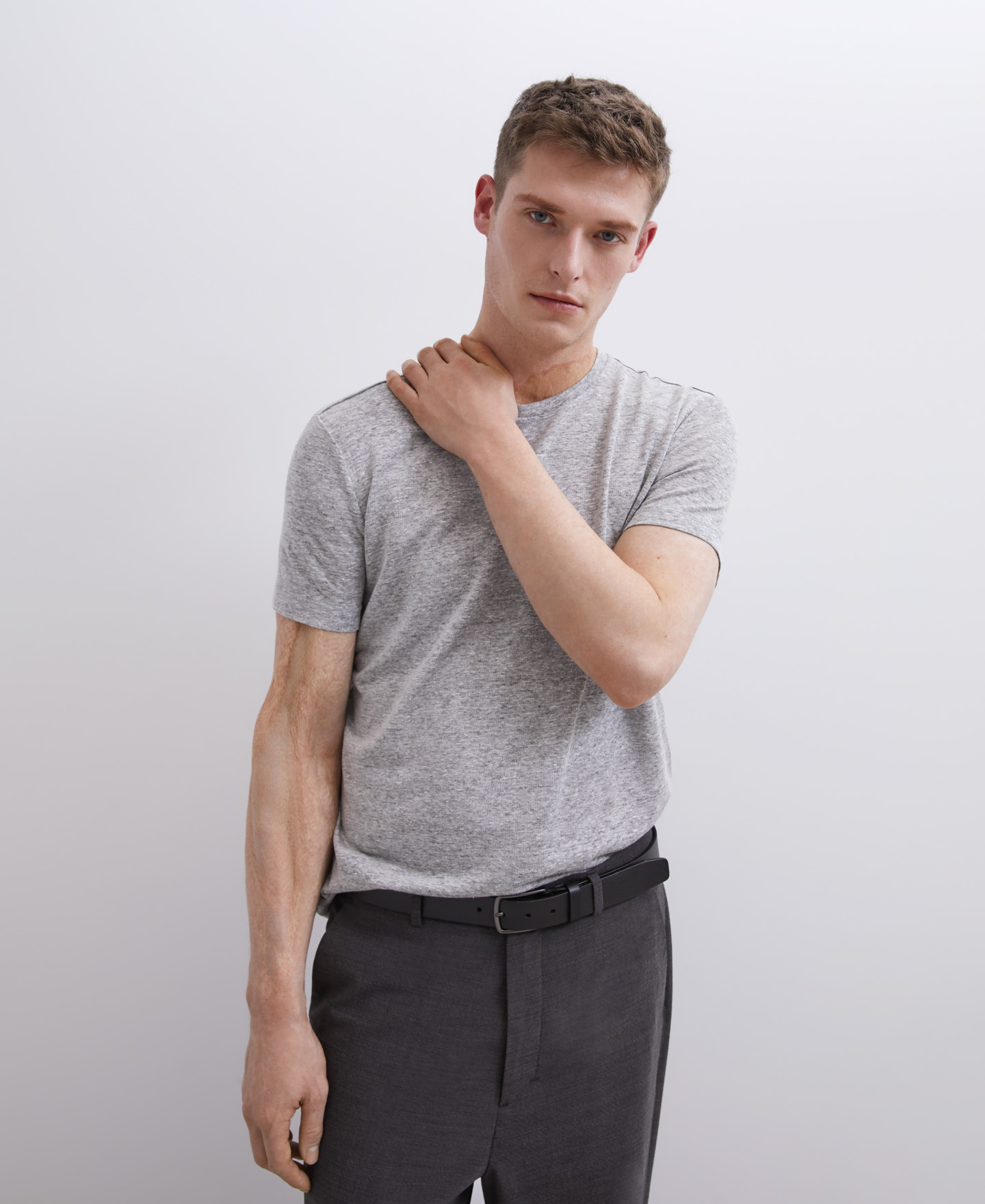 Camiseta gris en lino image number 0