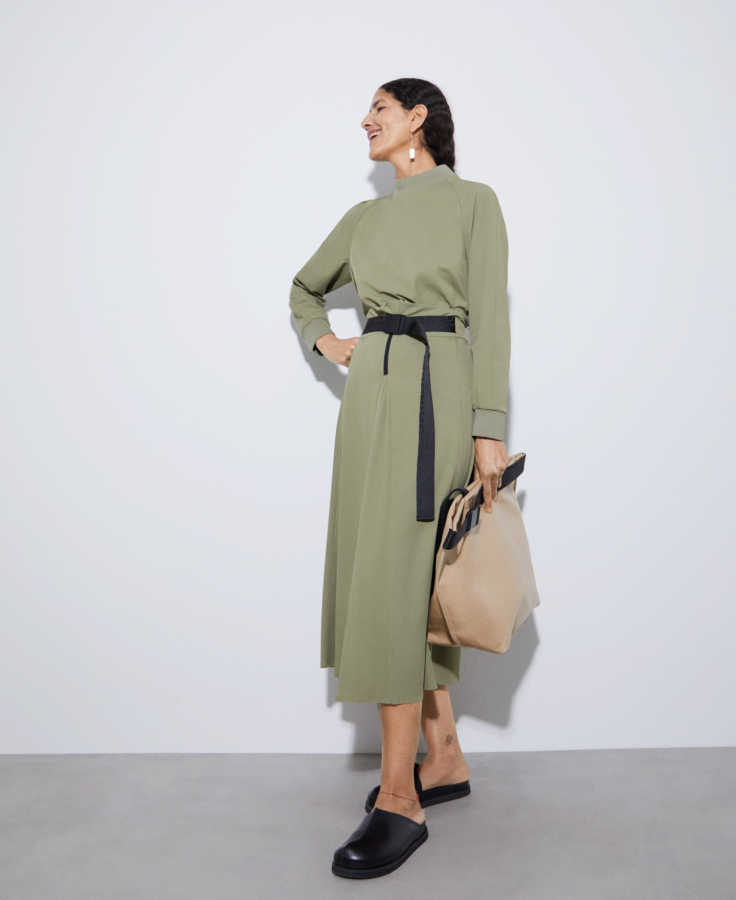 Falda convertible en nylon reciclado image number 1