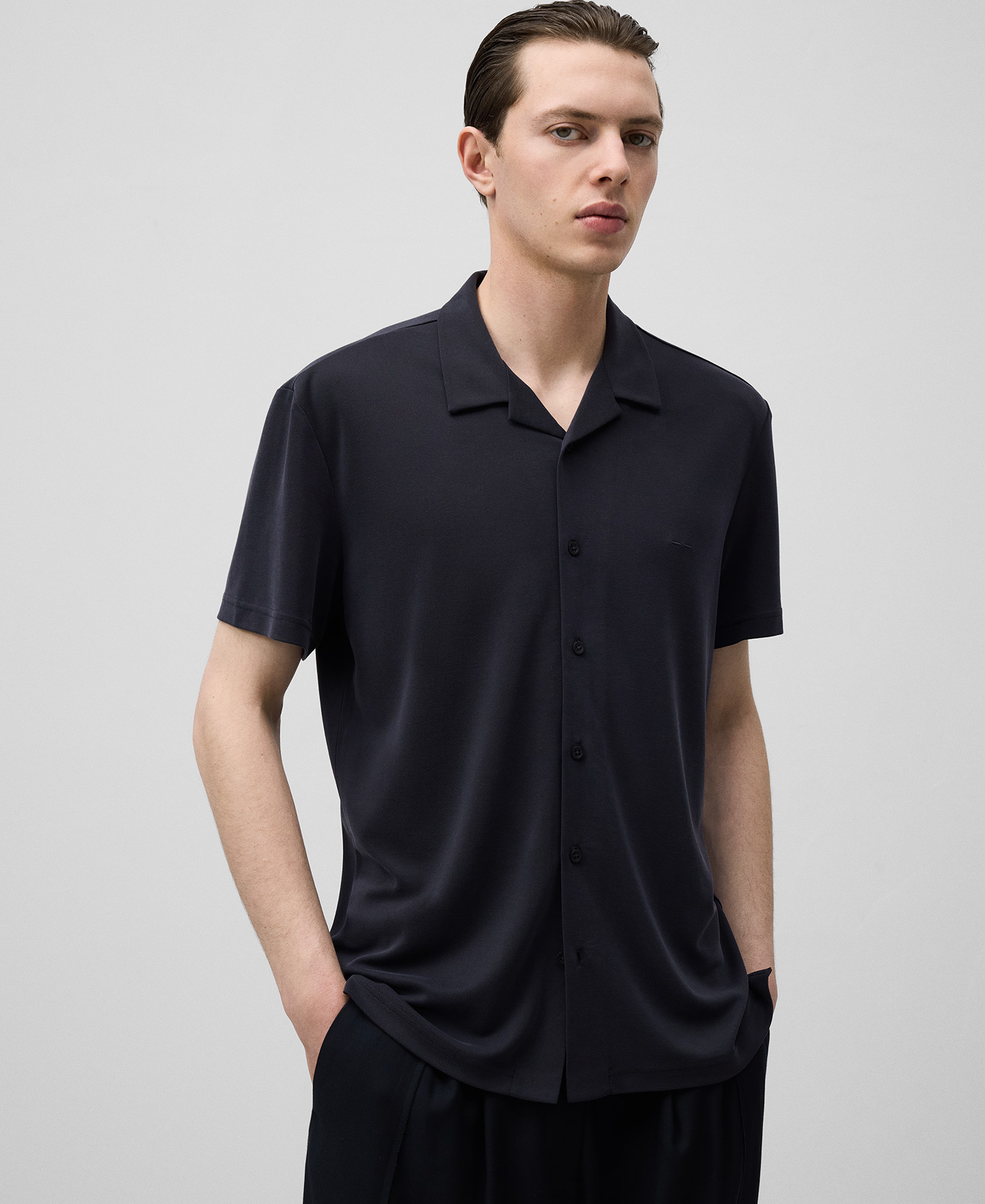 Polo modal responsable botones hombre image number 0