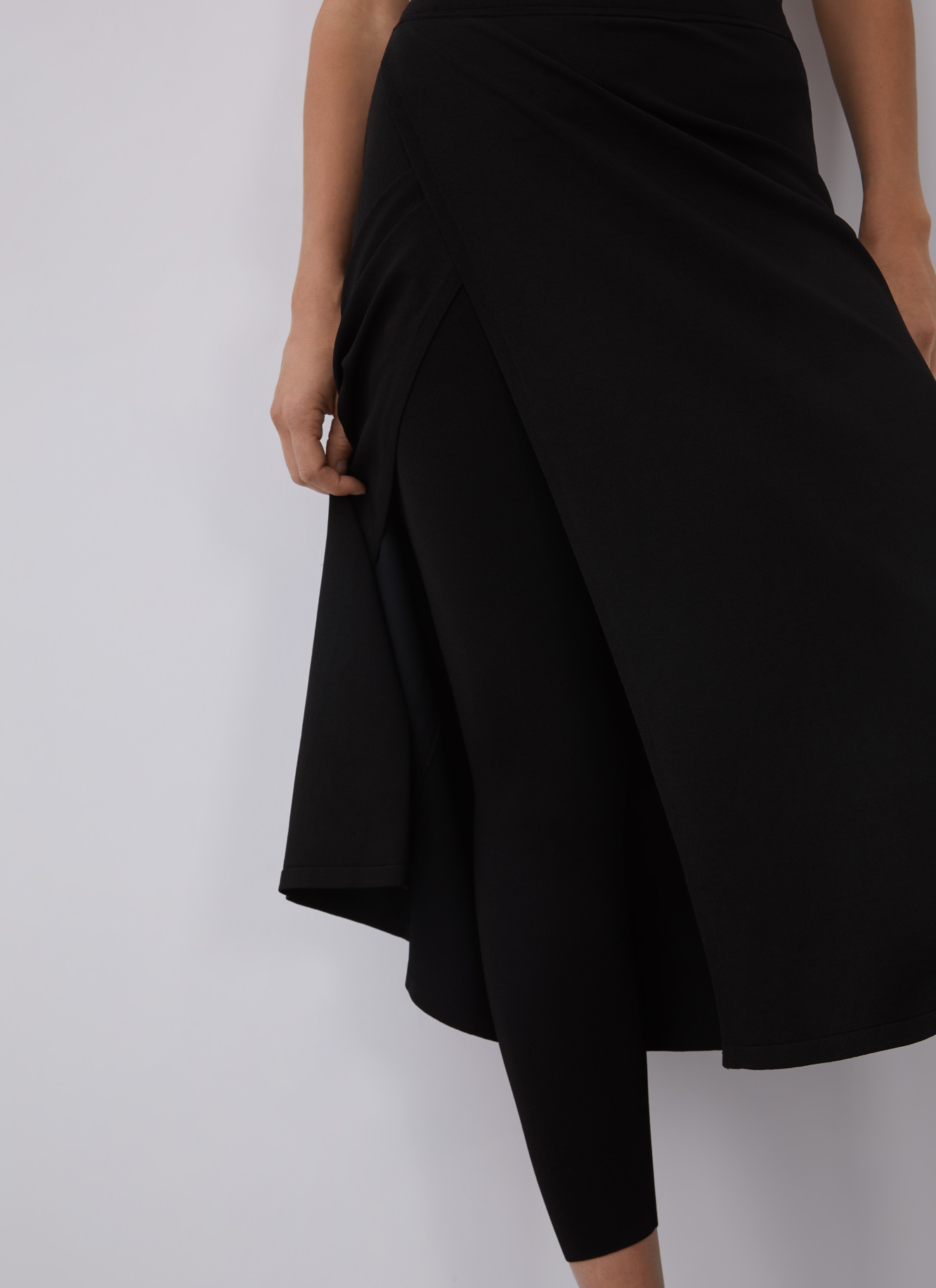 Plain knit skirt image number 0