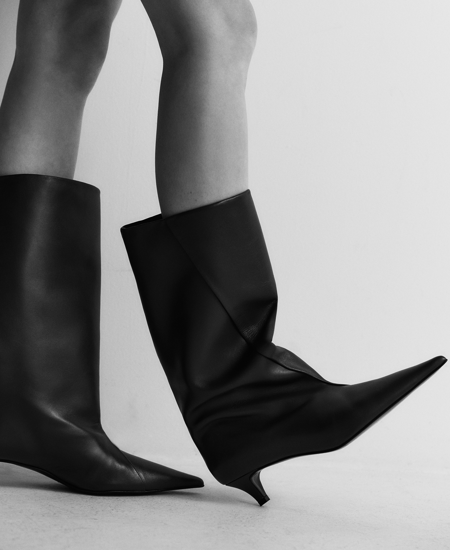 Leather wide-calf boot woman image number 3