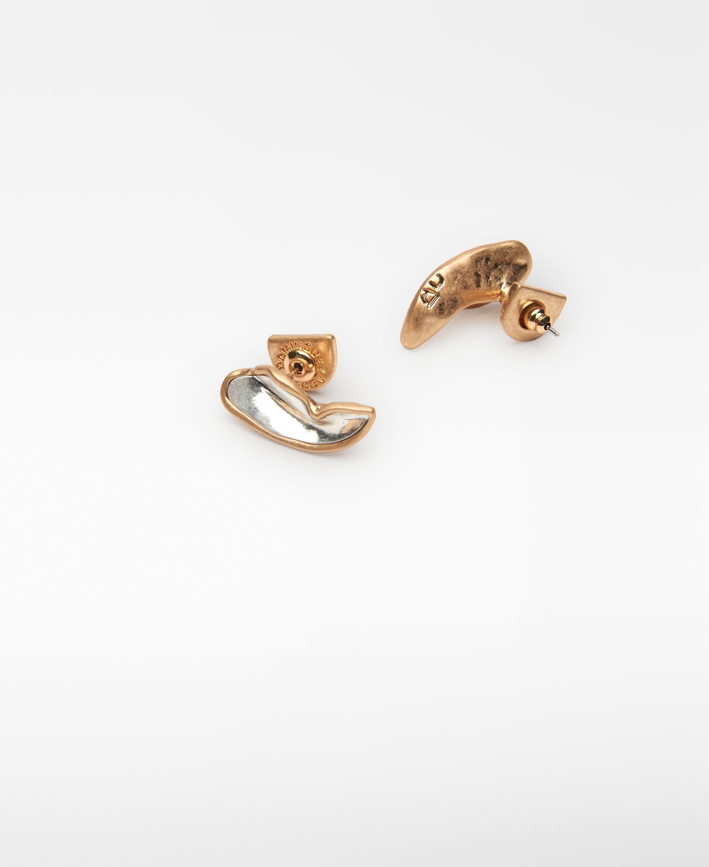 Double-lacquered leaf earrings woman image number 1