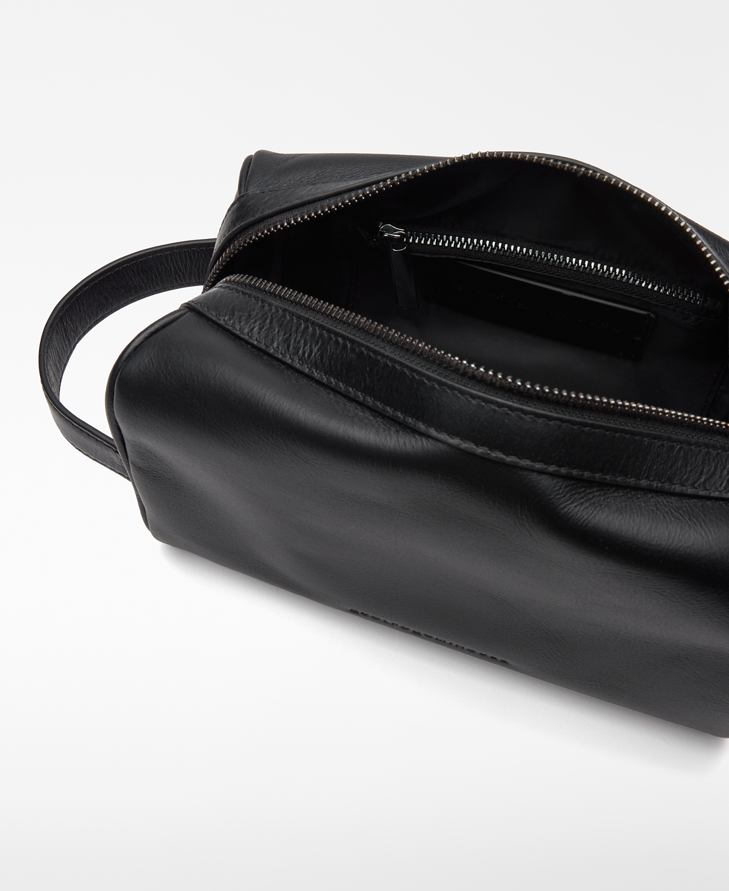 Leather rectangular toiletry bag image number 2