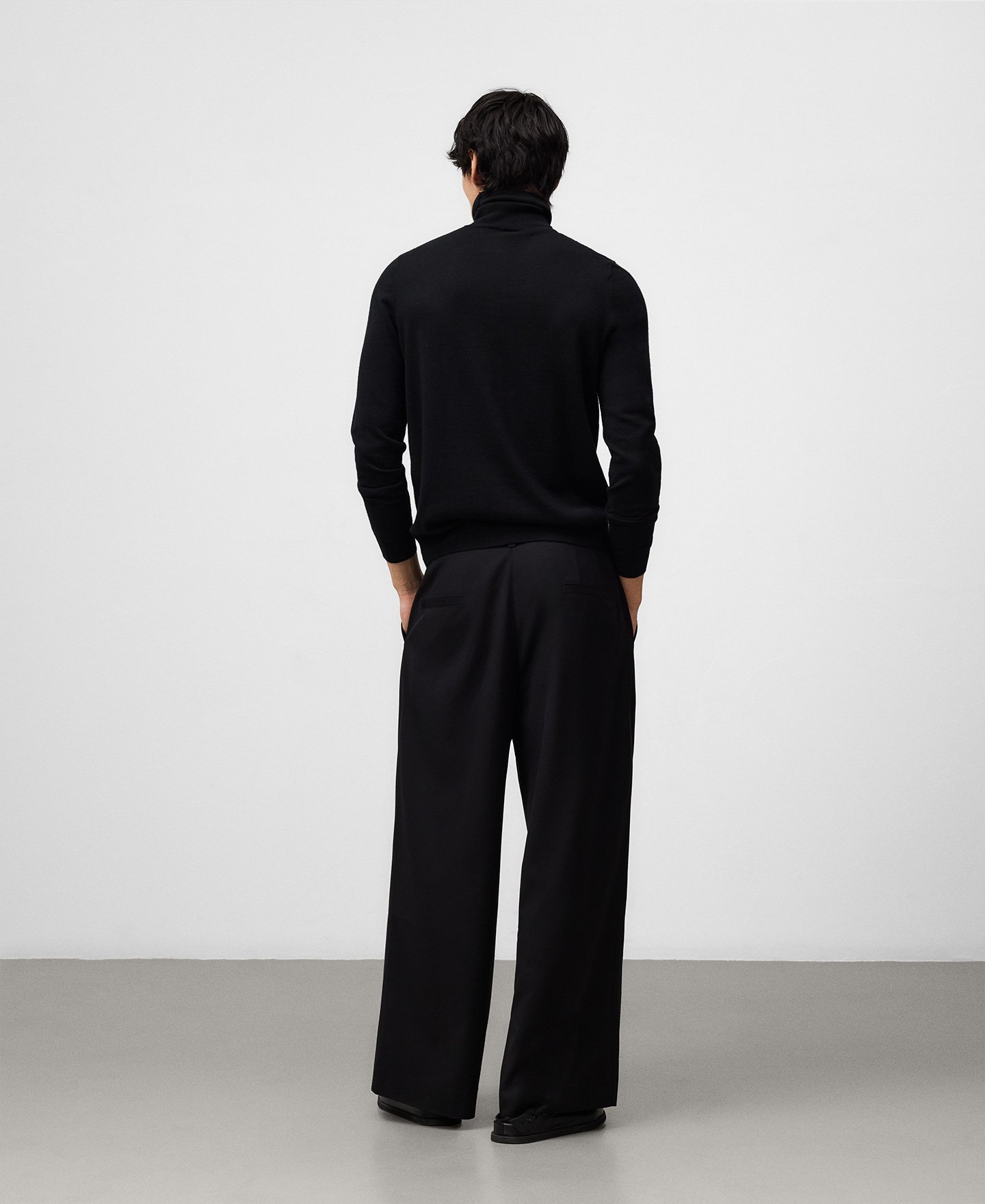 Jersey cuello vuelto lana merino hombre image number 2
