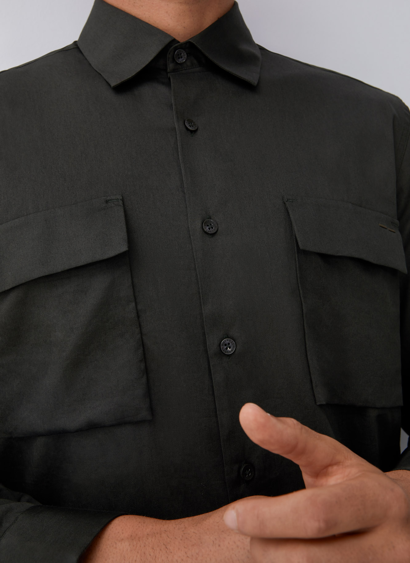Cotton shirt withchest pockets image number 2