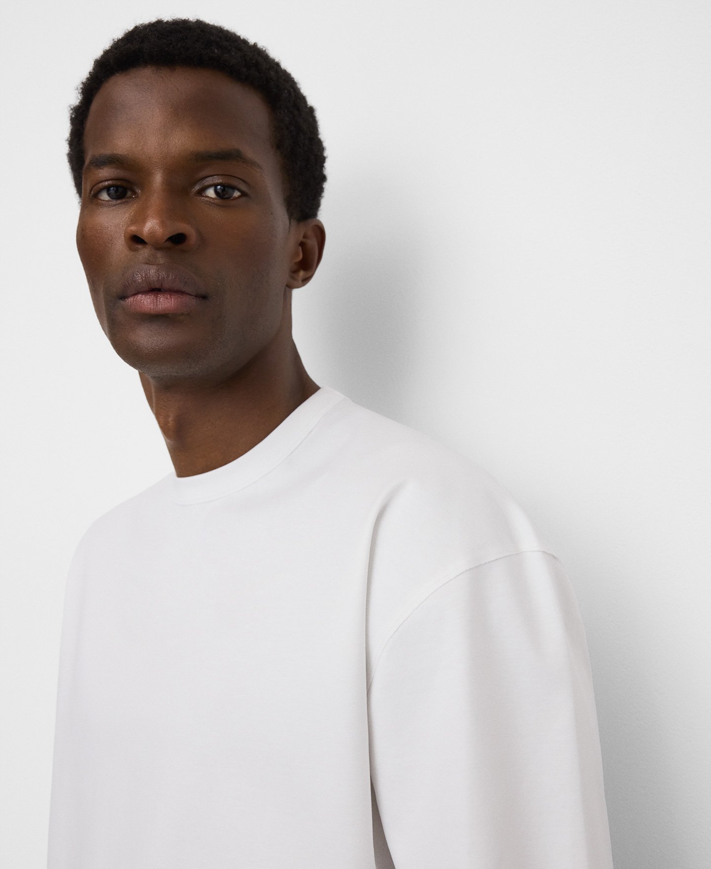 T-Shirt mit Rundhalsausschnitt aus Bio-Baumwolle image number 3