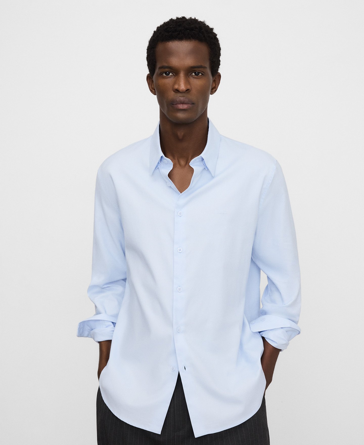 Regular fit spread collar shirt image number 0