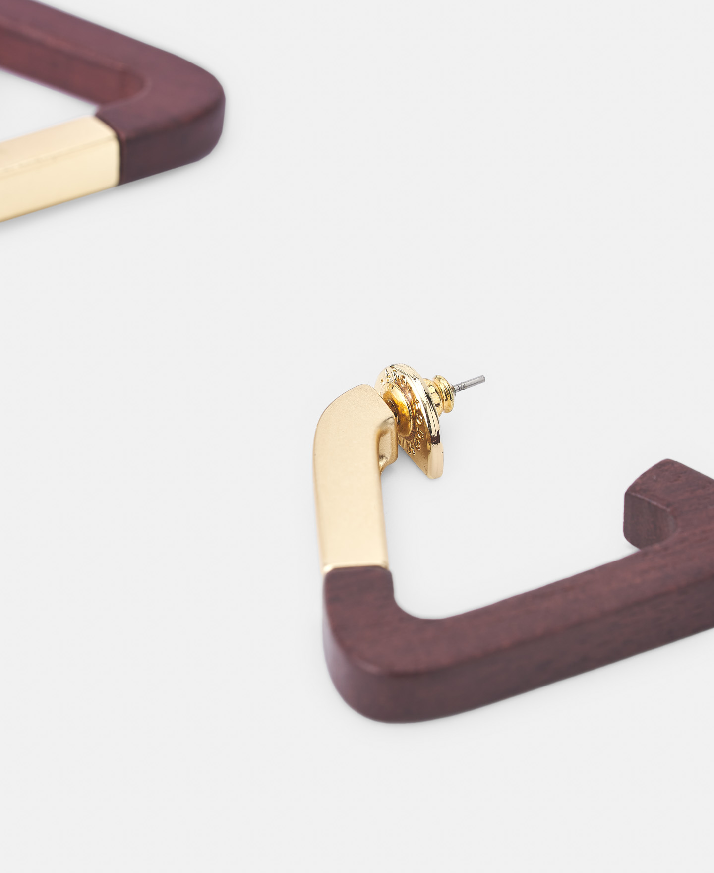 Wood and metal triangular earrings image number 1