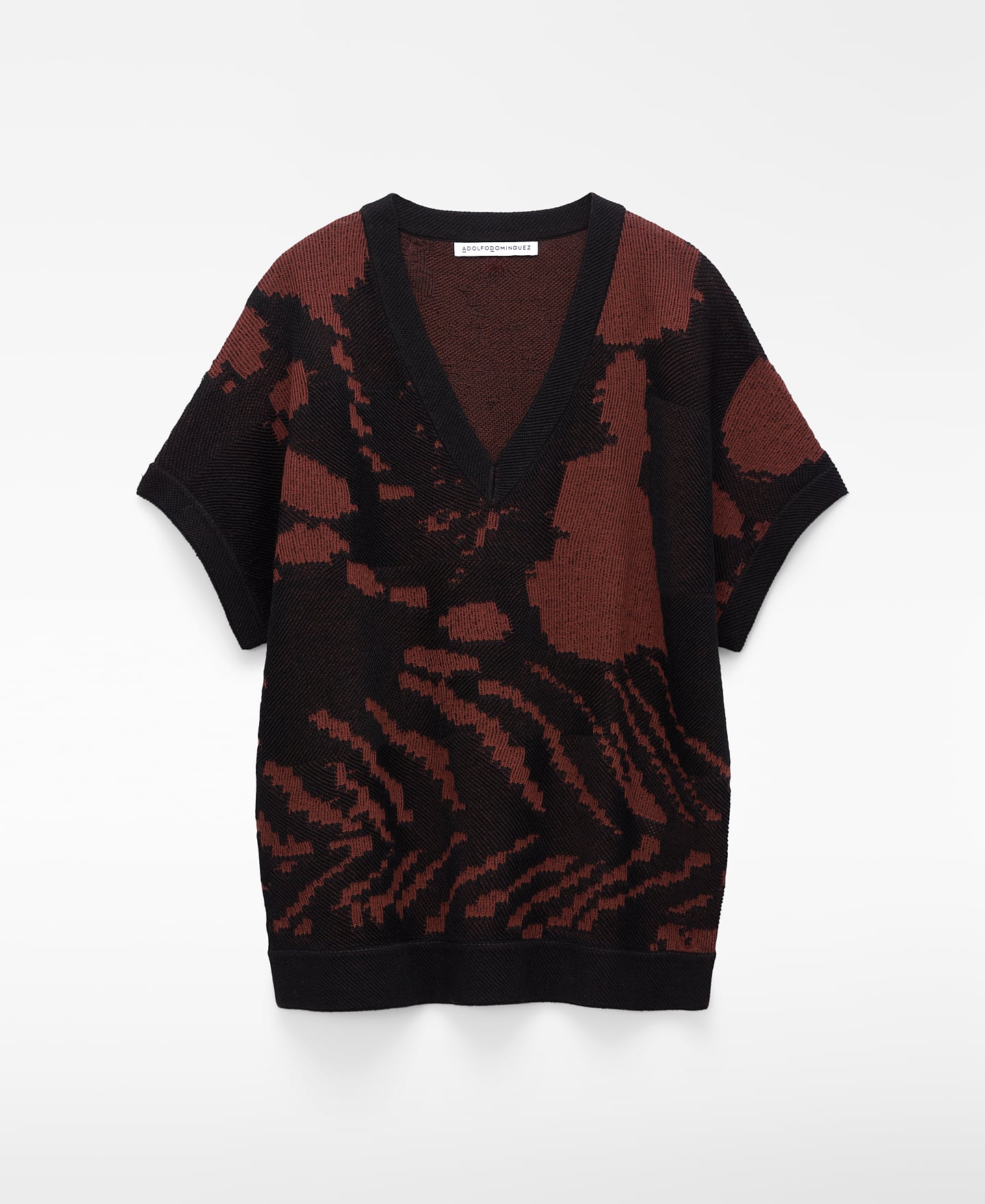Jacquard knit animal print sweater image number 4