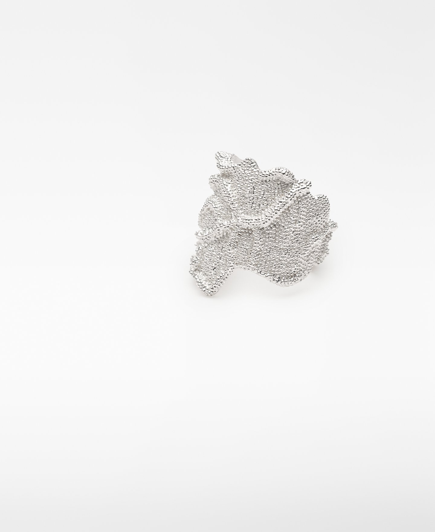 Asymmetric textured ring woman image number 2