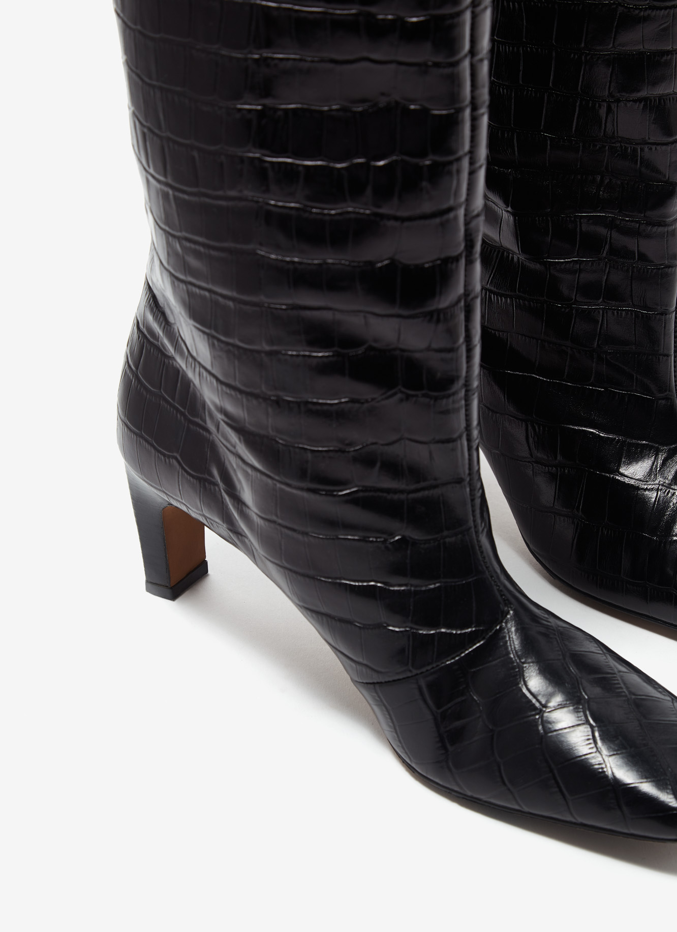 Knee-high boots image number 1