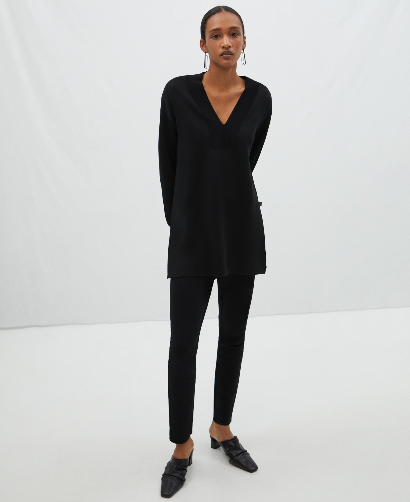 V-neck cerrojillo knit tunic image number 1