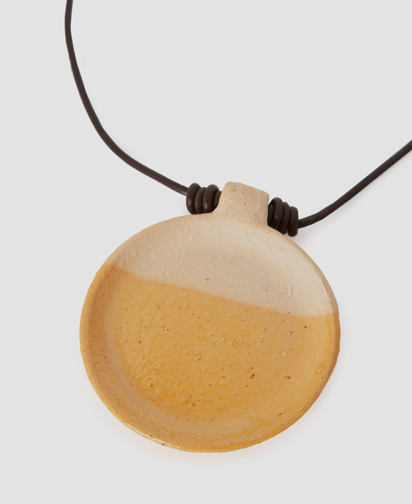 Niñodaguia round plate pendant image number 2