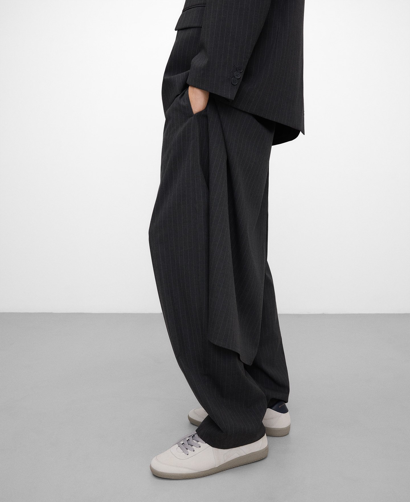 Barrel fit trousers with front panel image number 3