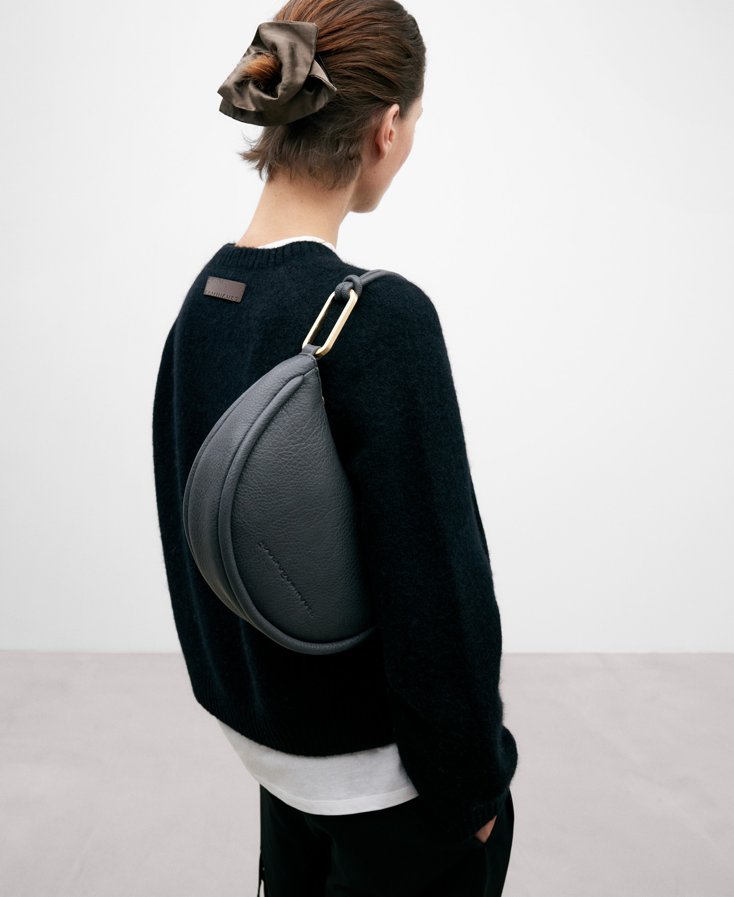 Recycled material baguette bag for women image number 4