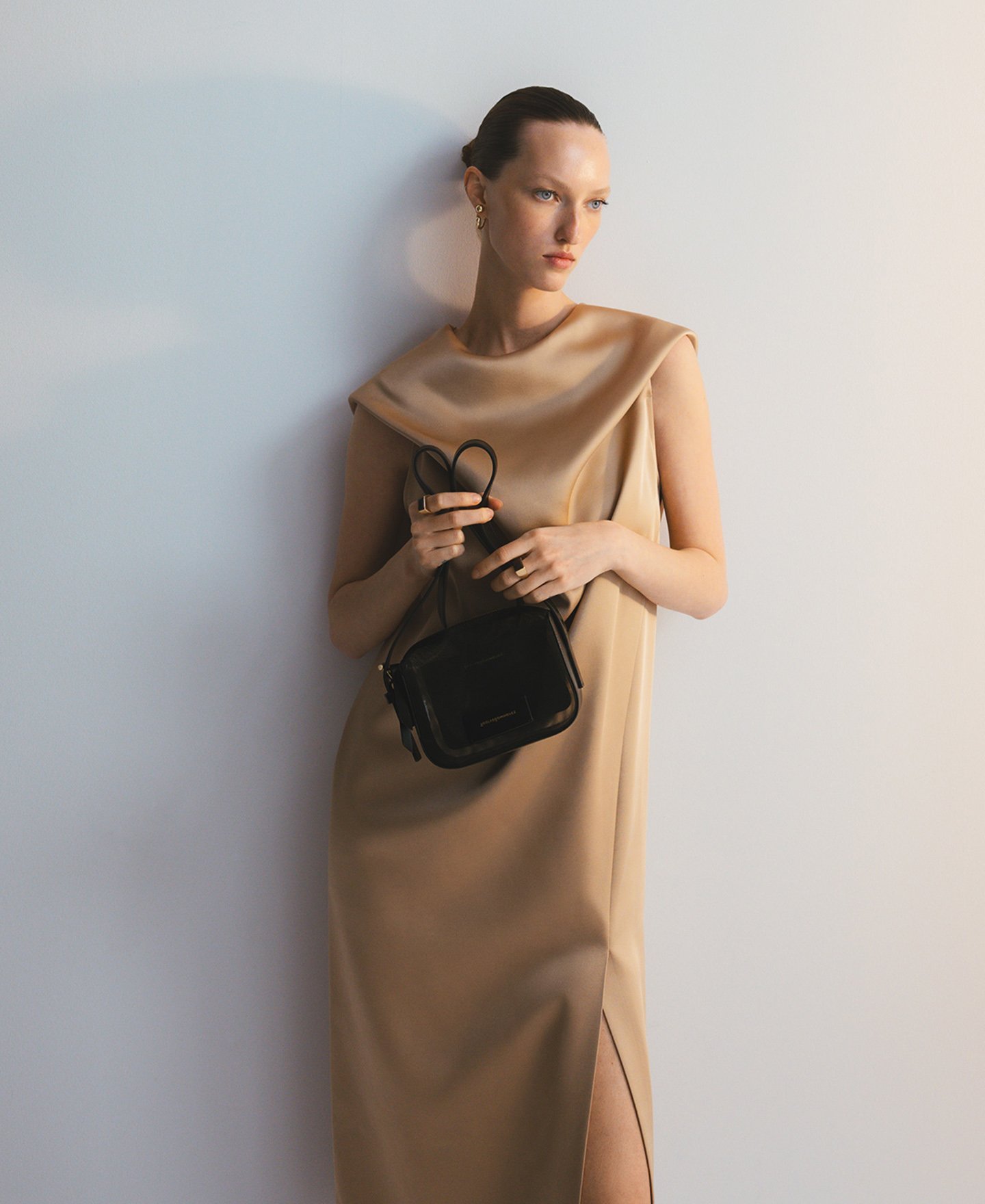 Small mesh crossbody woman image number 4