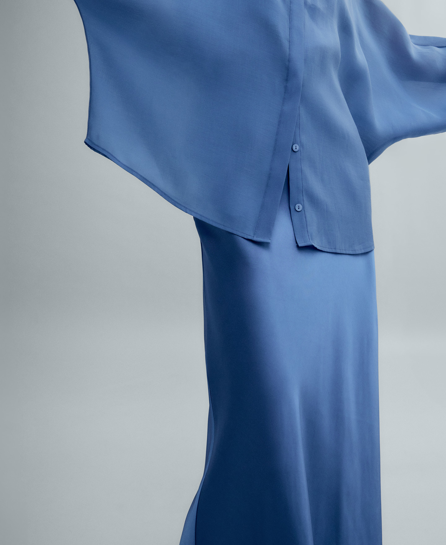Wide semi-sheer shirt woman image number 1