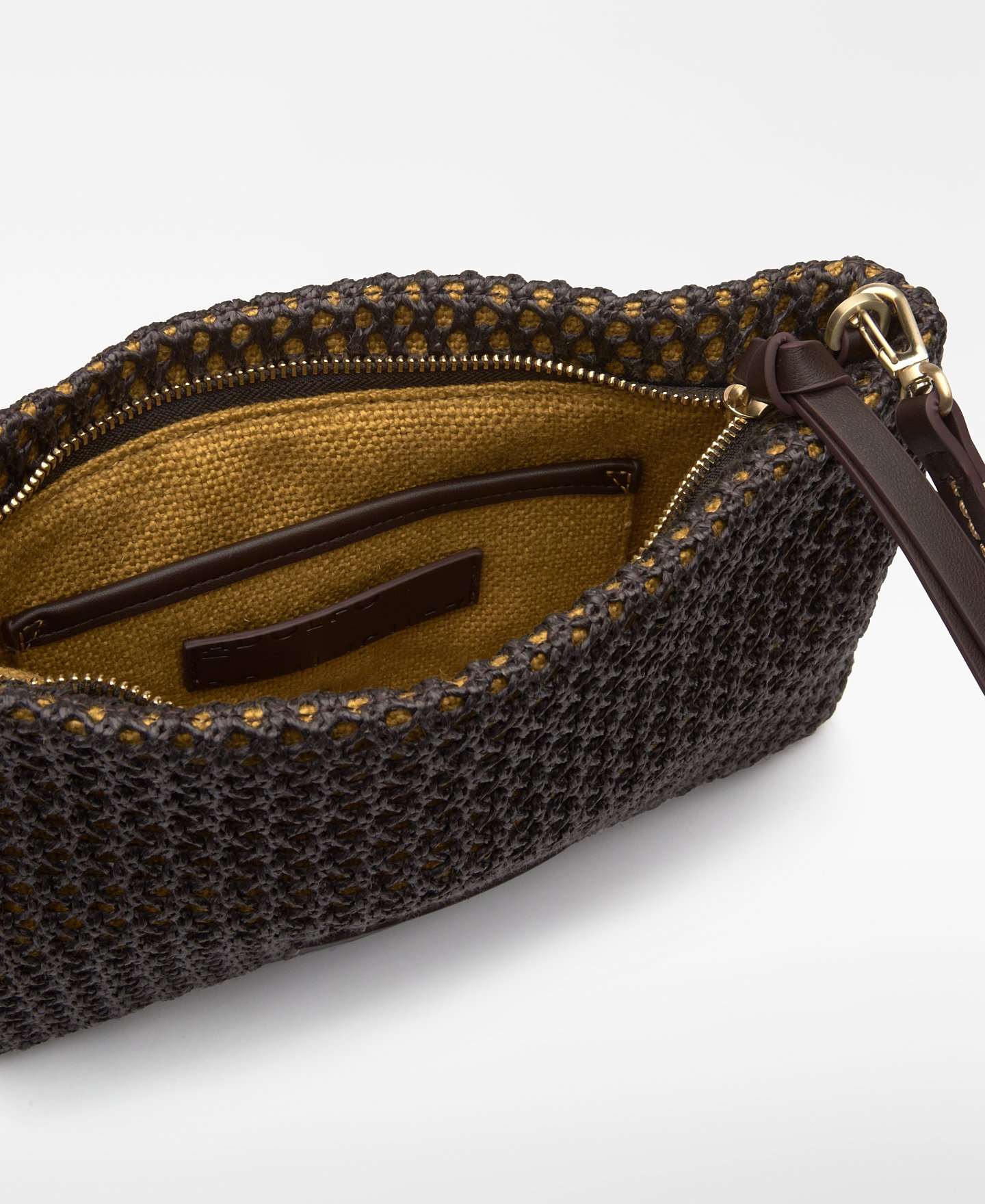 Bandolera plana textura rafia mujer image number 2