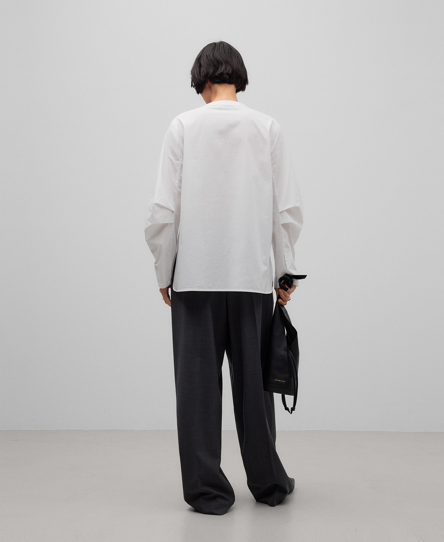V-neck cotton shirt woman image number 2