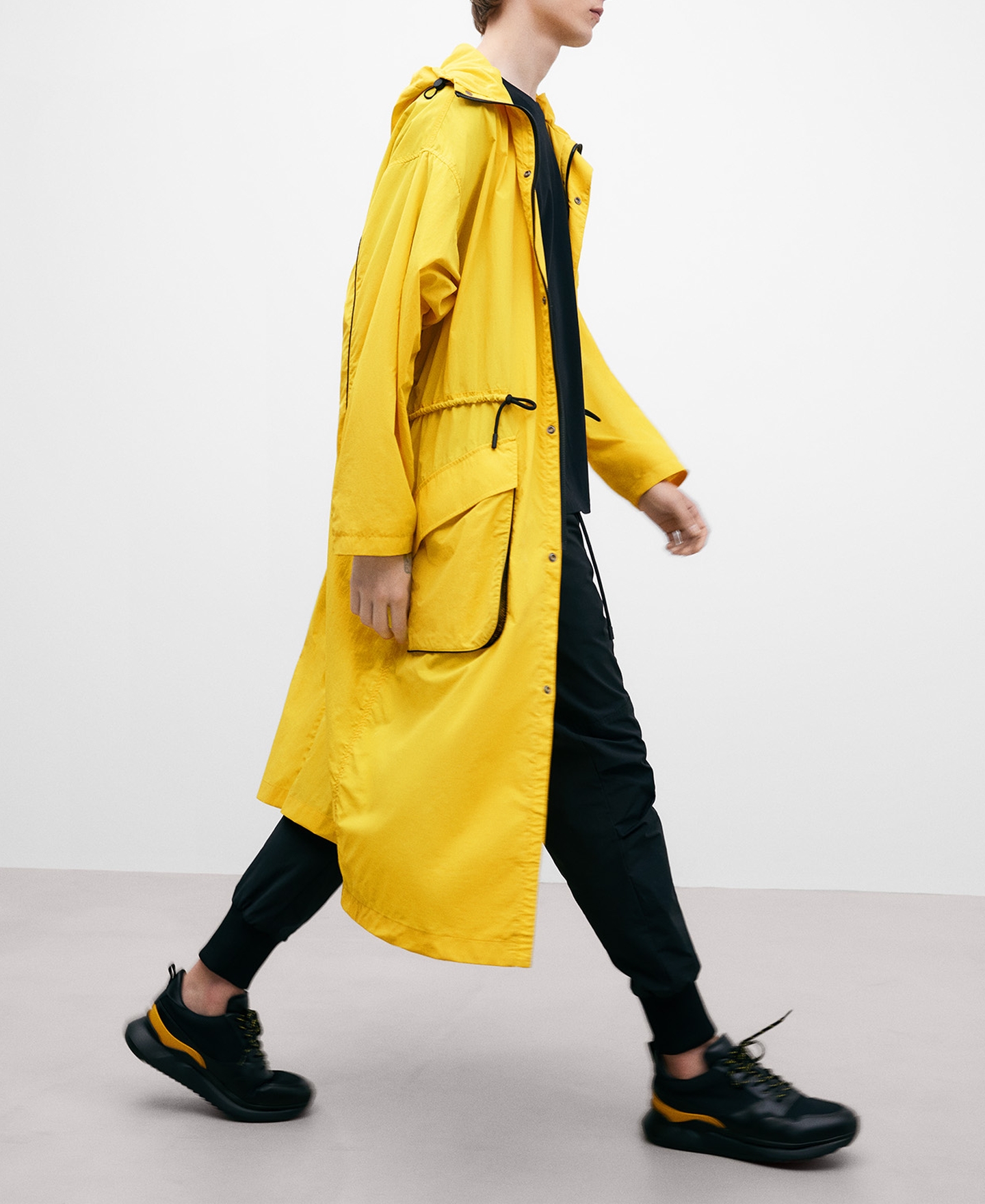 Yellow nylon men's windbreaker image number 5