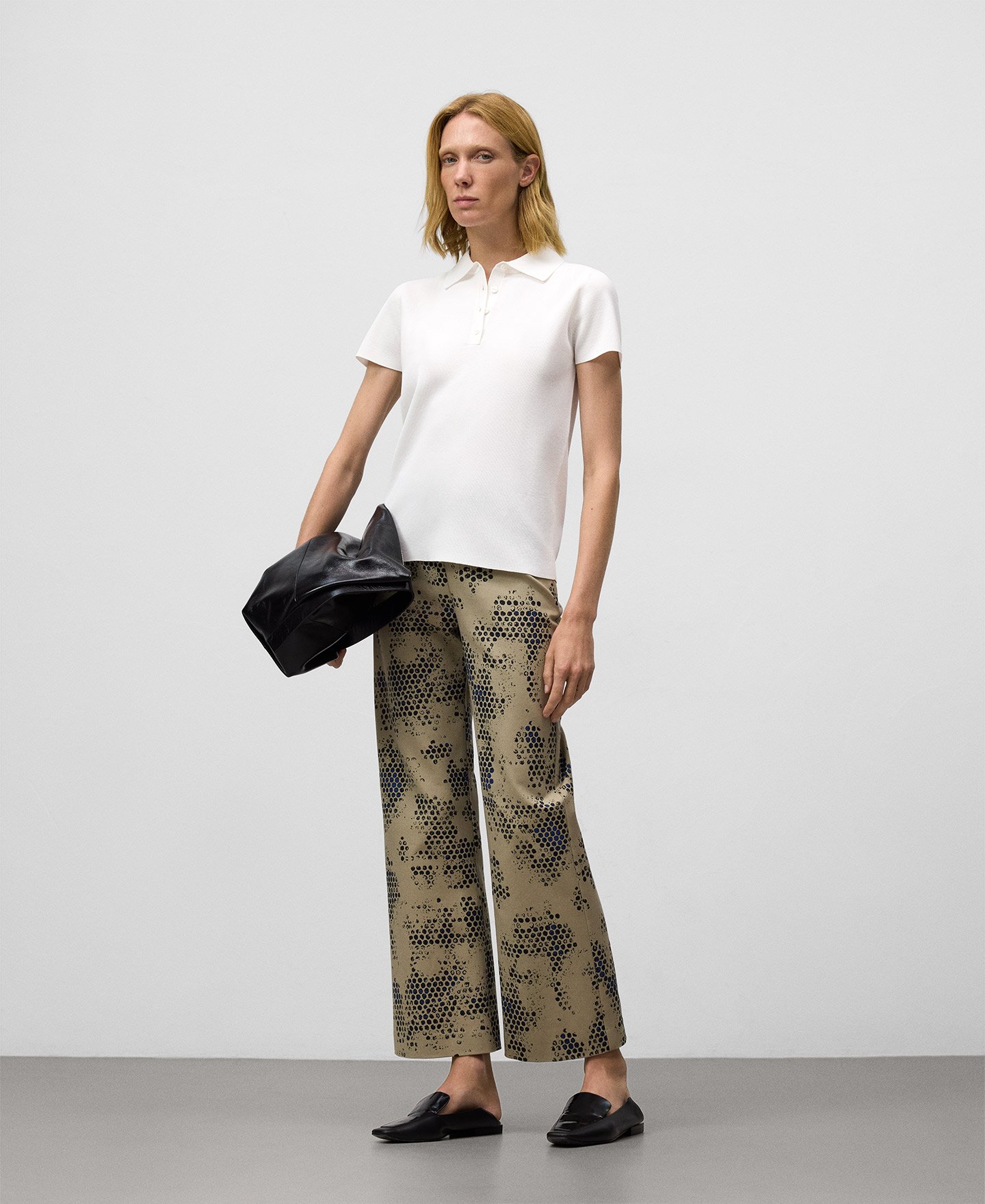 Printed flare trousers woman image number 4
