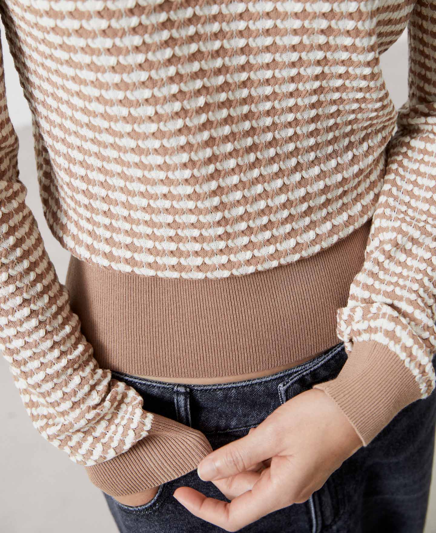 Viscose fabric round neckline sweater image number 3