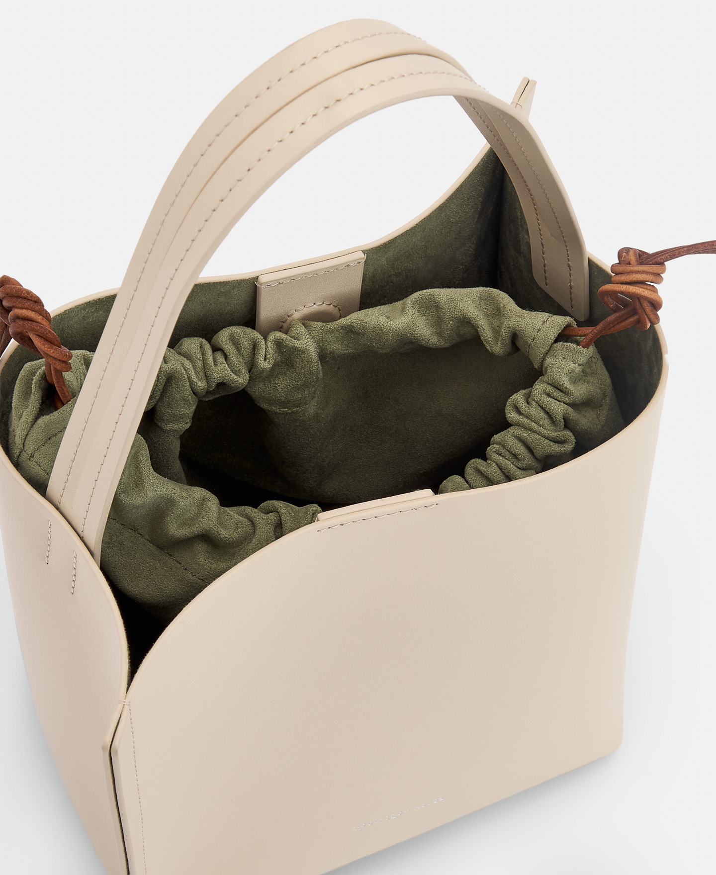 Bolso cubo en piel responsable image number 2