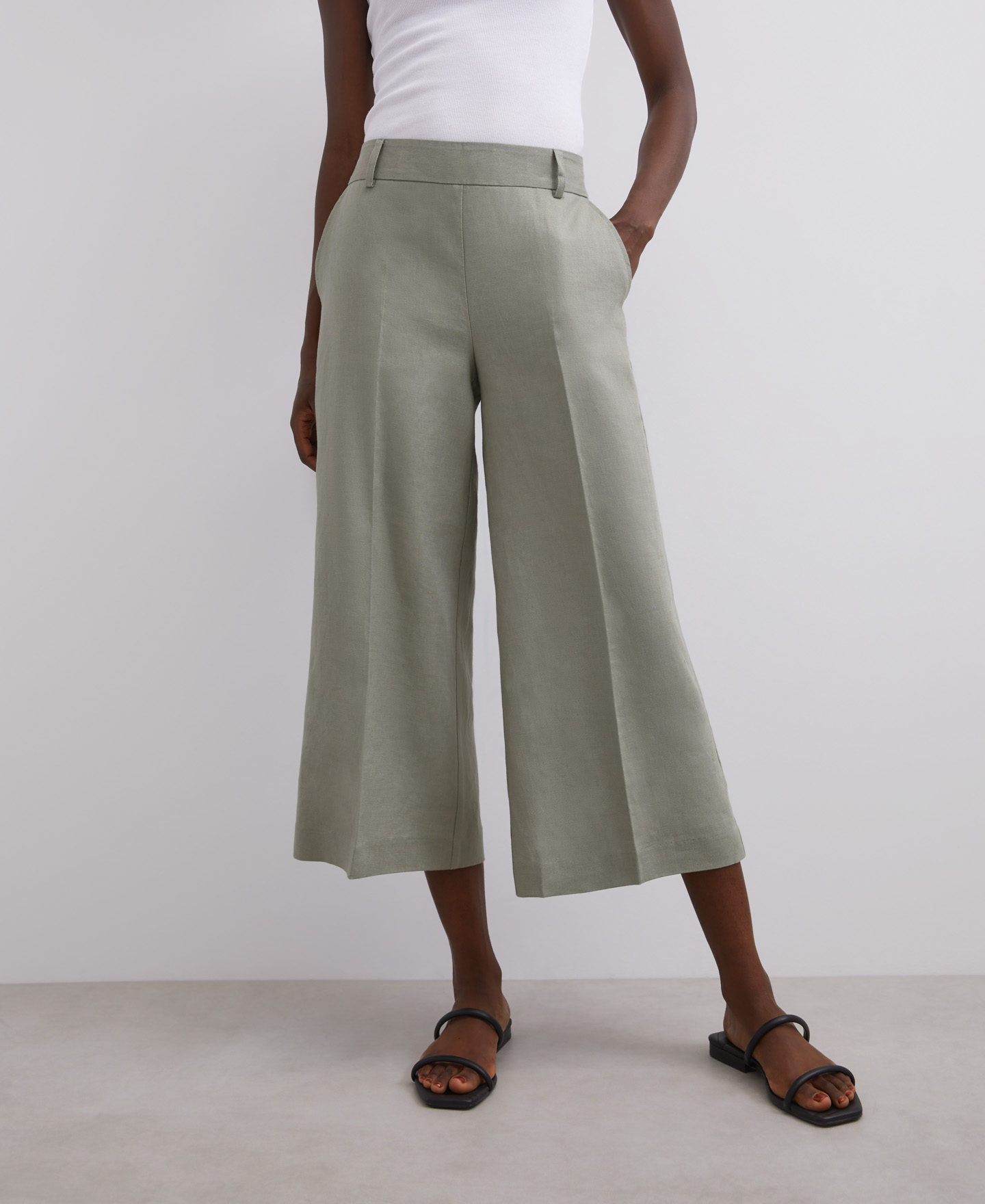 Green linen trousers image number 0