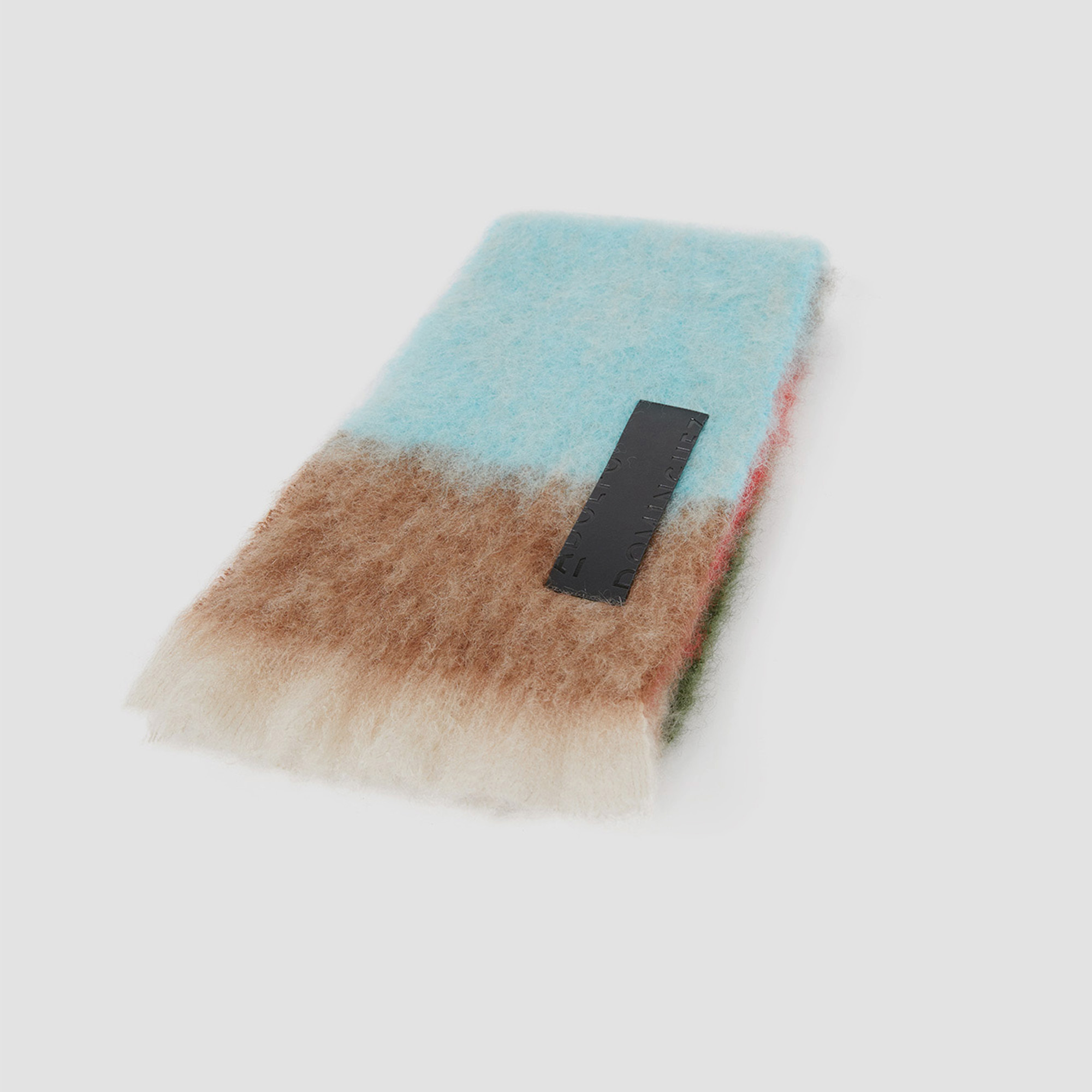 Bufanda artesana estrecha en mohair image number 2