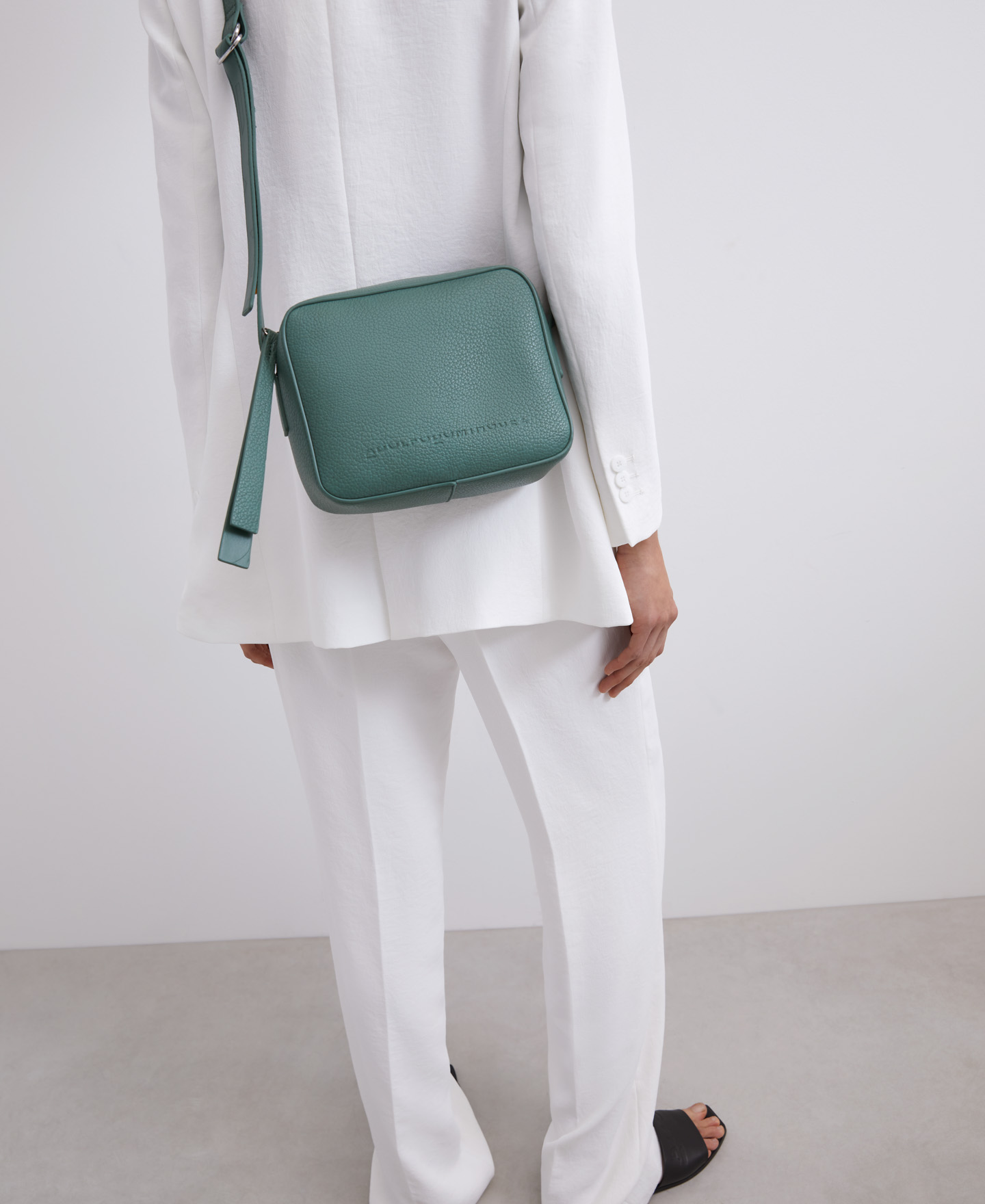Square granulated shoulder strap image number 3