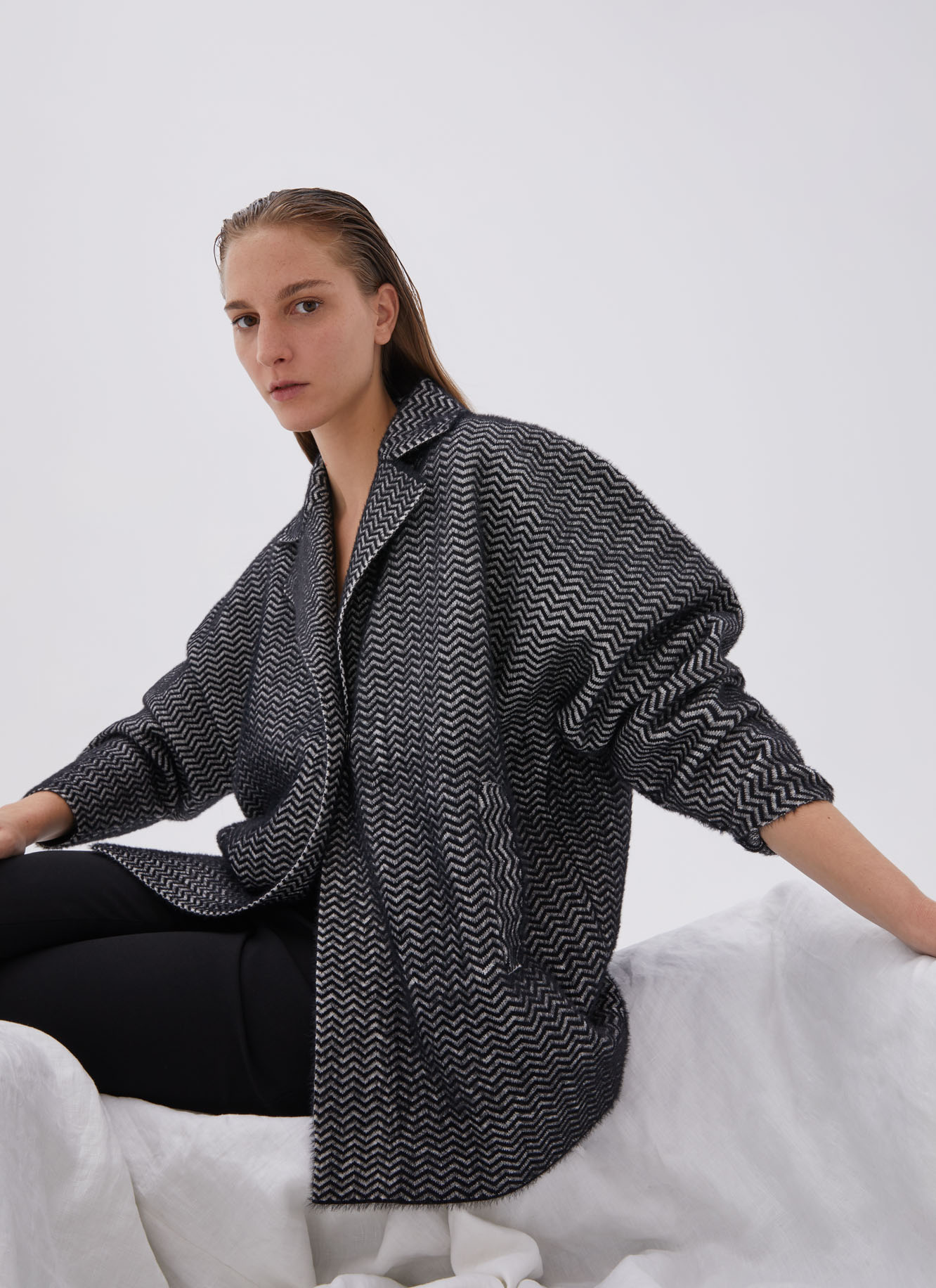 Chaqueta oversized estampada image number 0