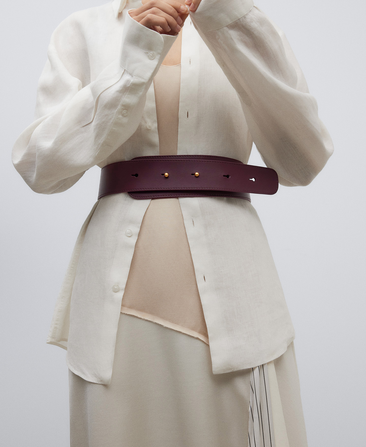 Cinturón granate piel responsable mujer image number 3